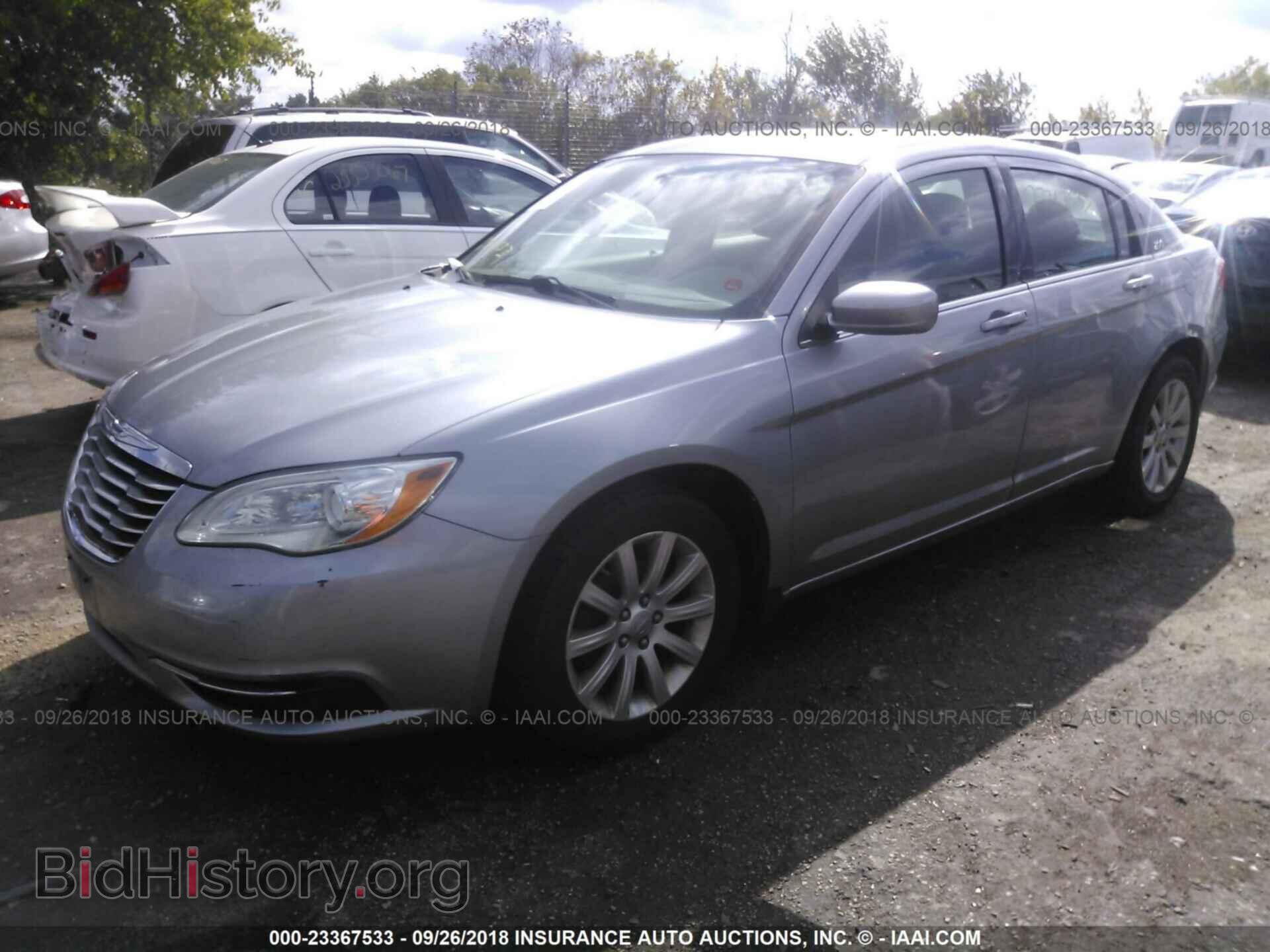 2013 Chrysler 200 - VIN: 1C3CCBBB8DN512942 - Photo 2