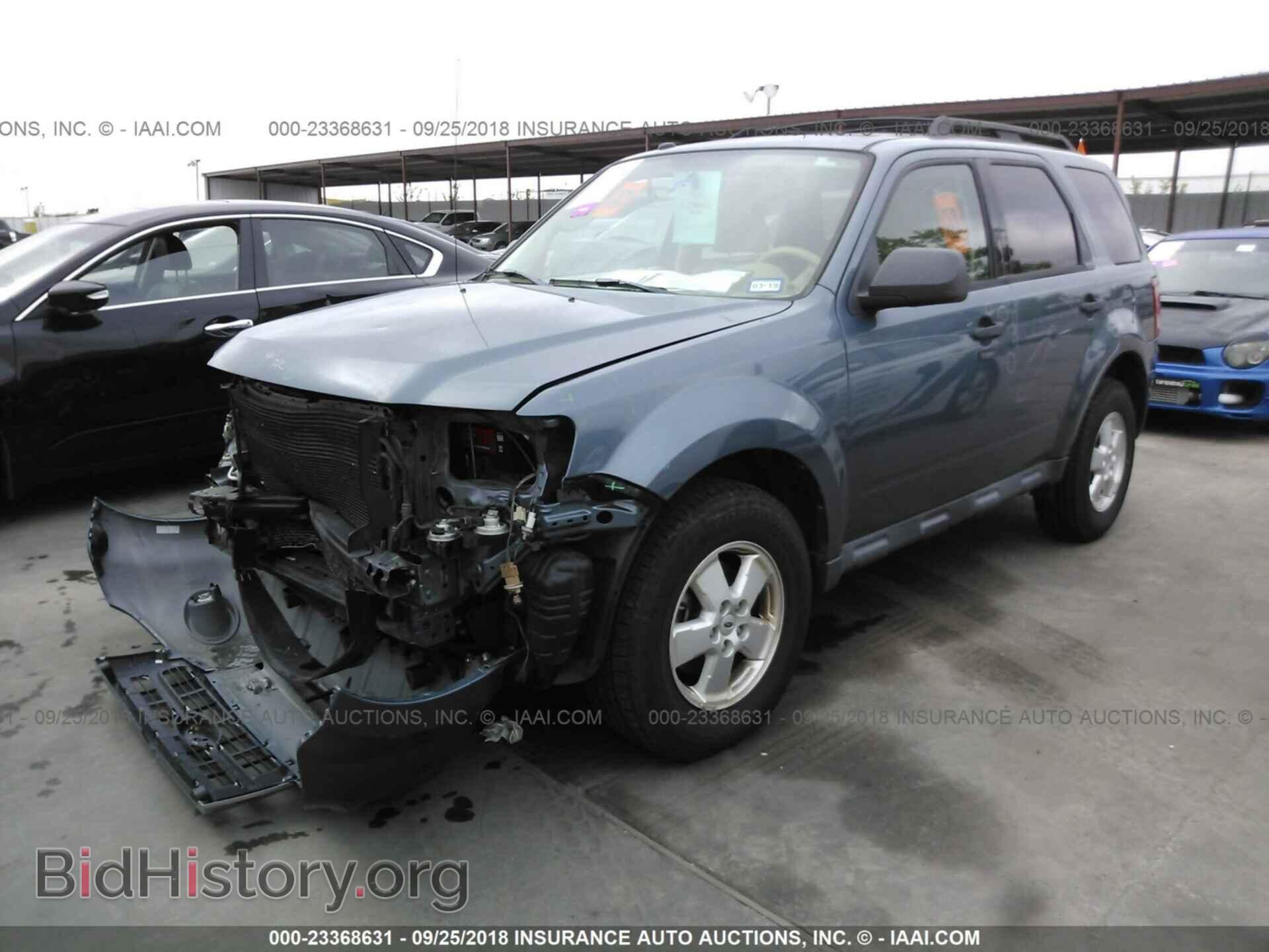 2012 Ford Escape - VIN: 1FMCU0D75CKA17373 - Photo 2