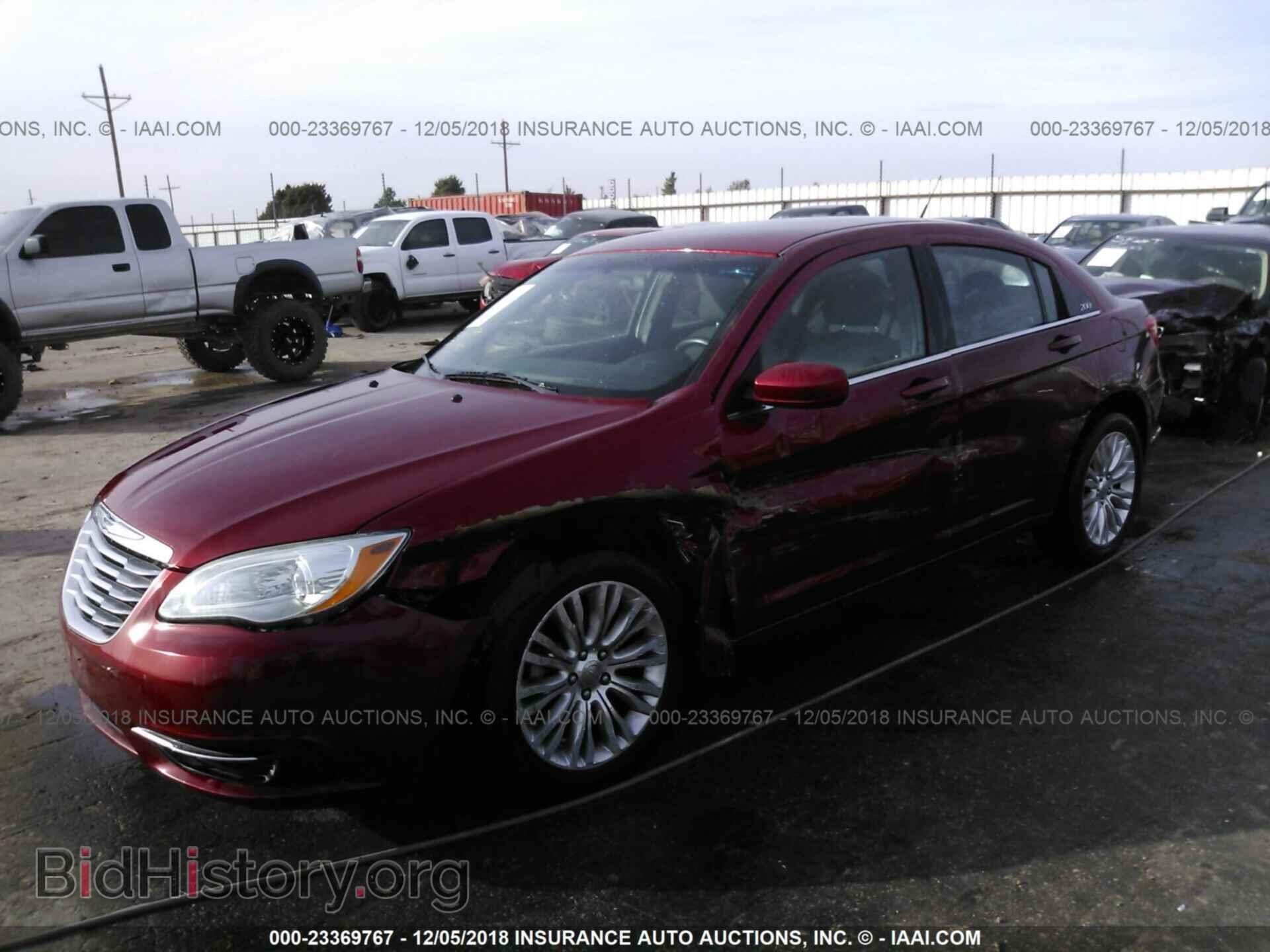 2011 Chrysler 200 - VIN: 1C3BC1FB9BN545798 - Фото 2