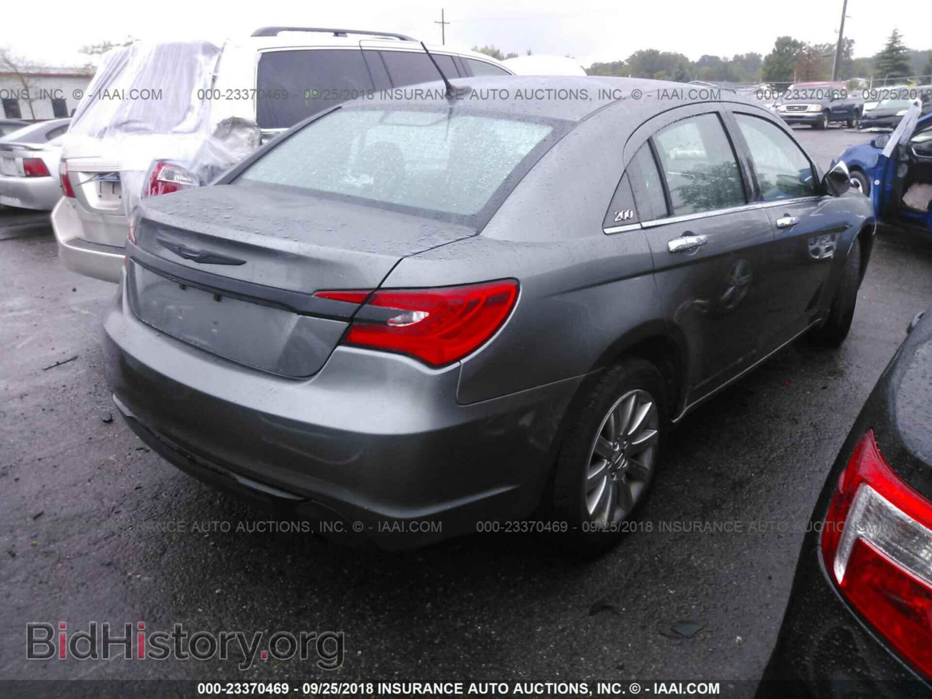 2013 Chrysler 200 - VIN: 1C3CCBBBXDN592776 - Фото 4