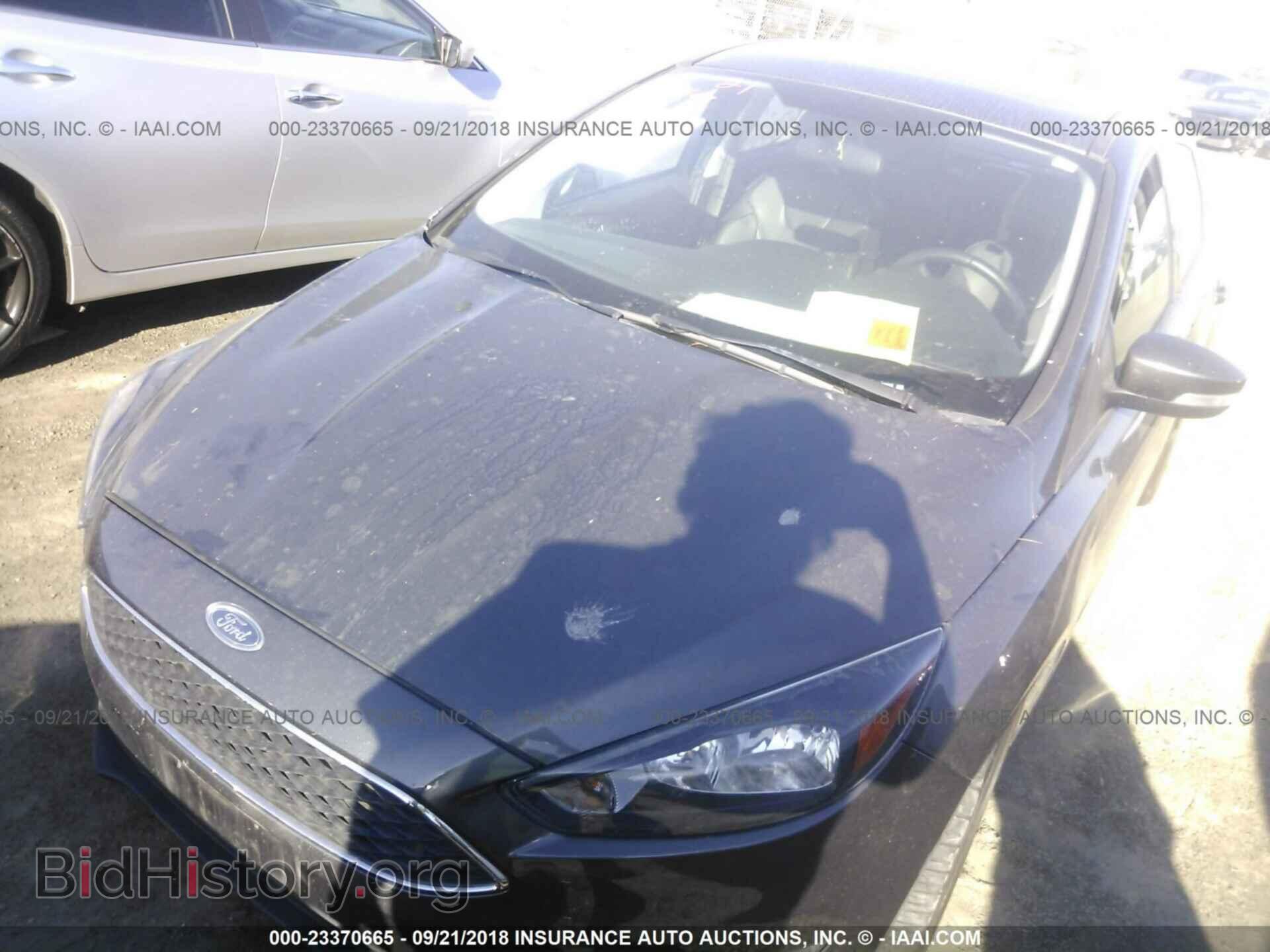 2016 Ford Focus - VIN: 1FADP3F24GL230663 - Фото 2
