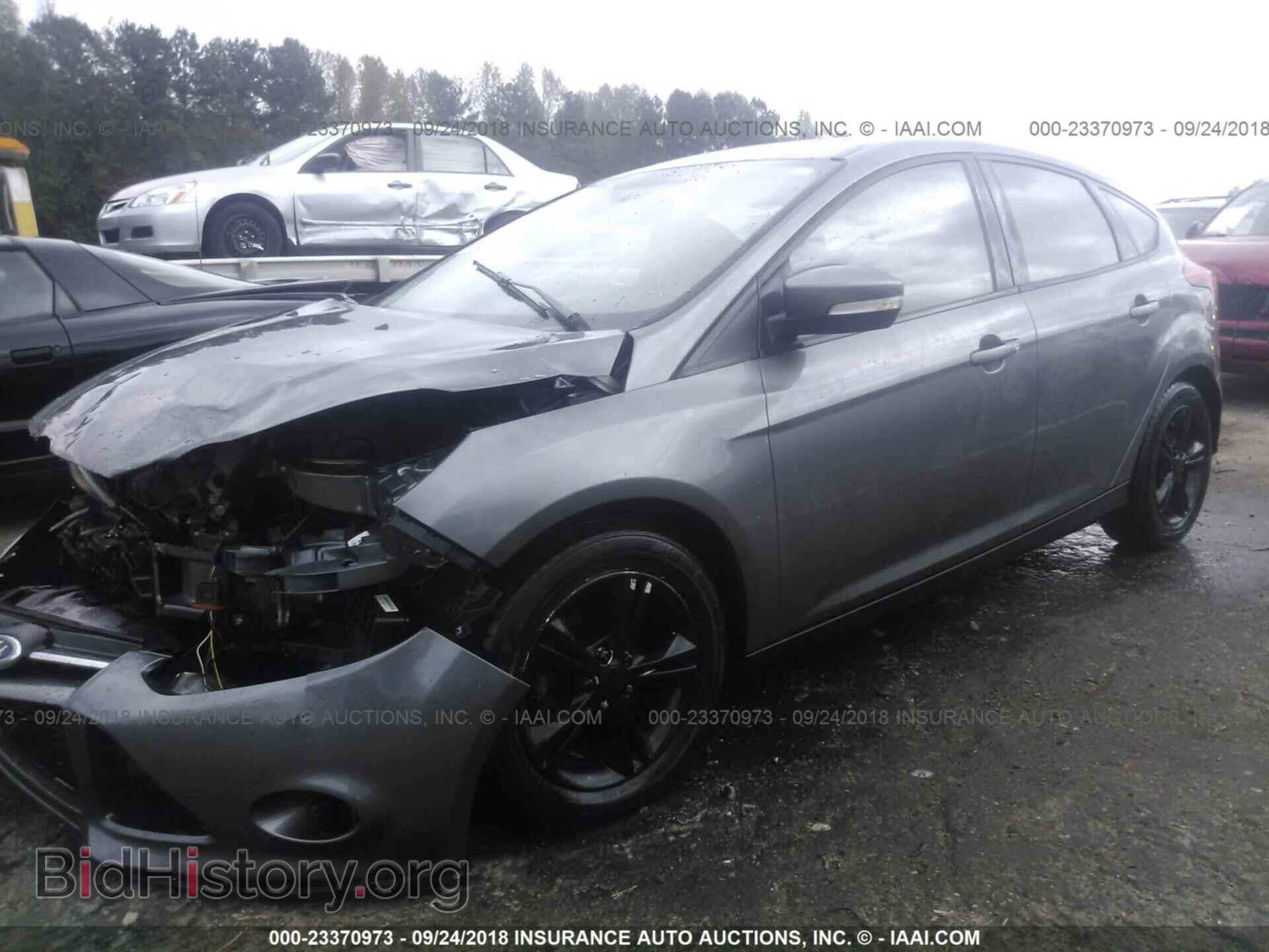 2013 Ford Focus - VIN: 1FADP3K28DL121205 - Фото 2