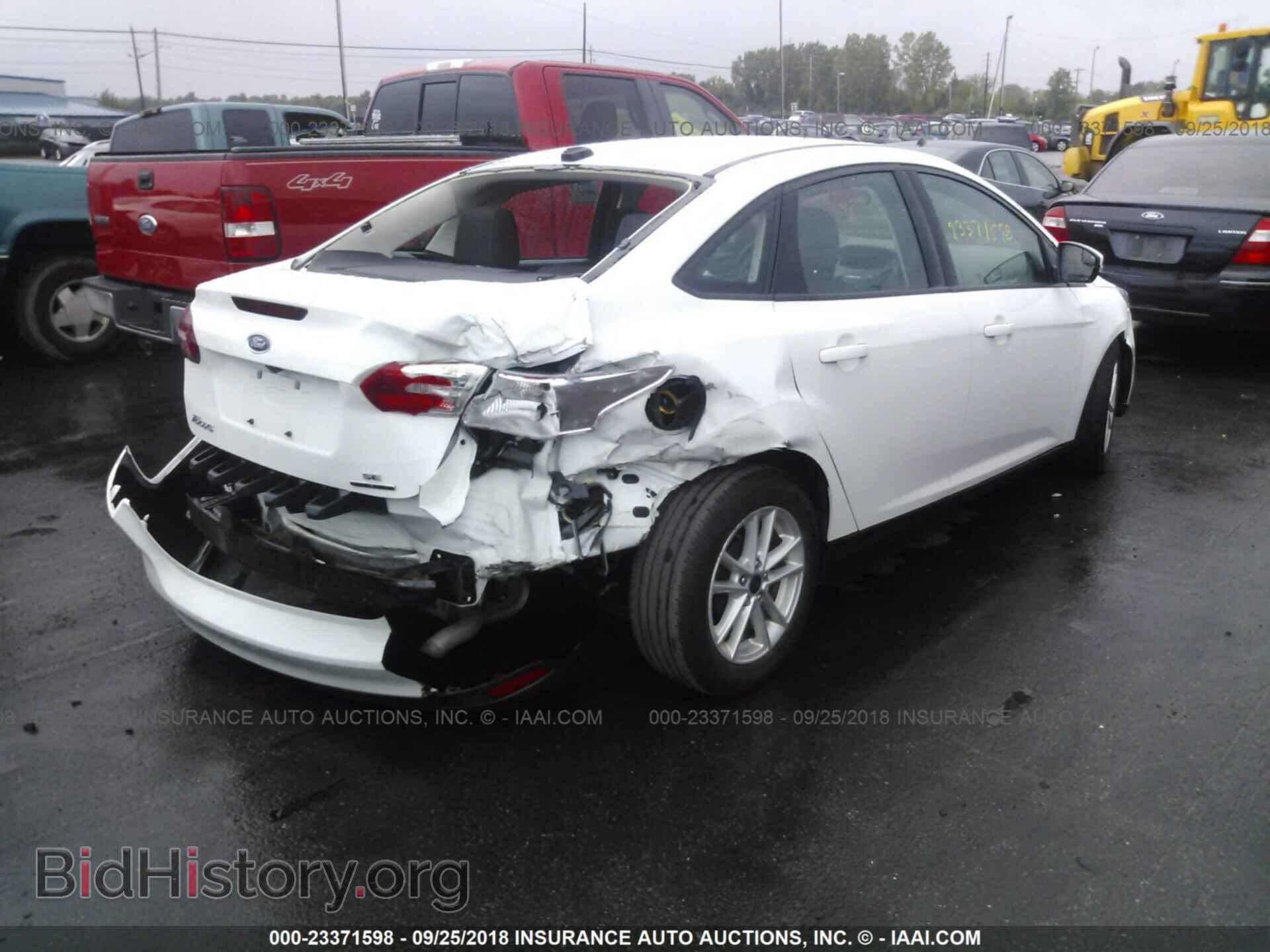 2016 Ford Focus - VIN: 1FADP3F2XGL280760 - Фото 4