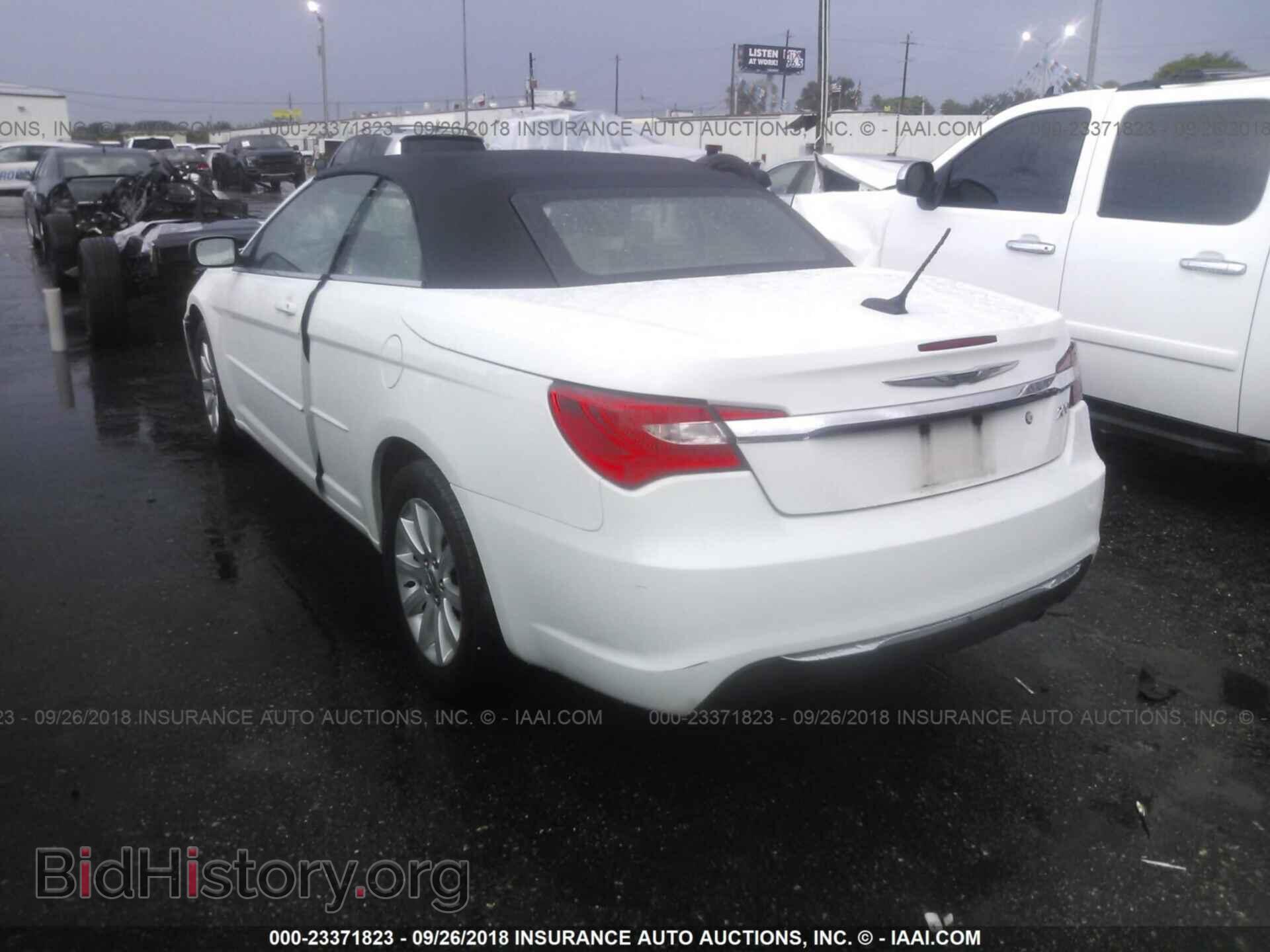 2011 Chrysler 200 - VIN: 1C3BC2EB2BN575748 - Фото 3