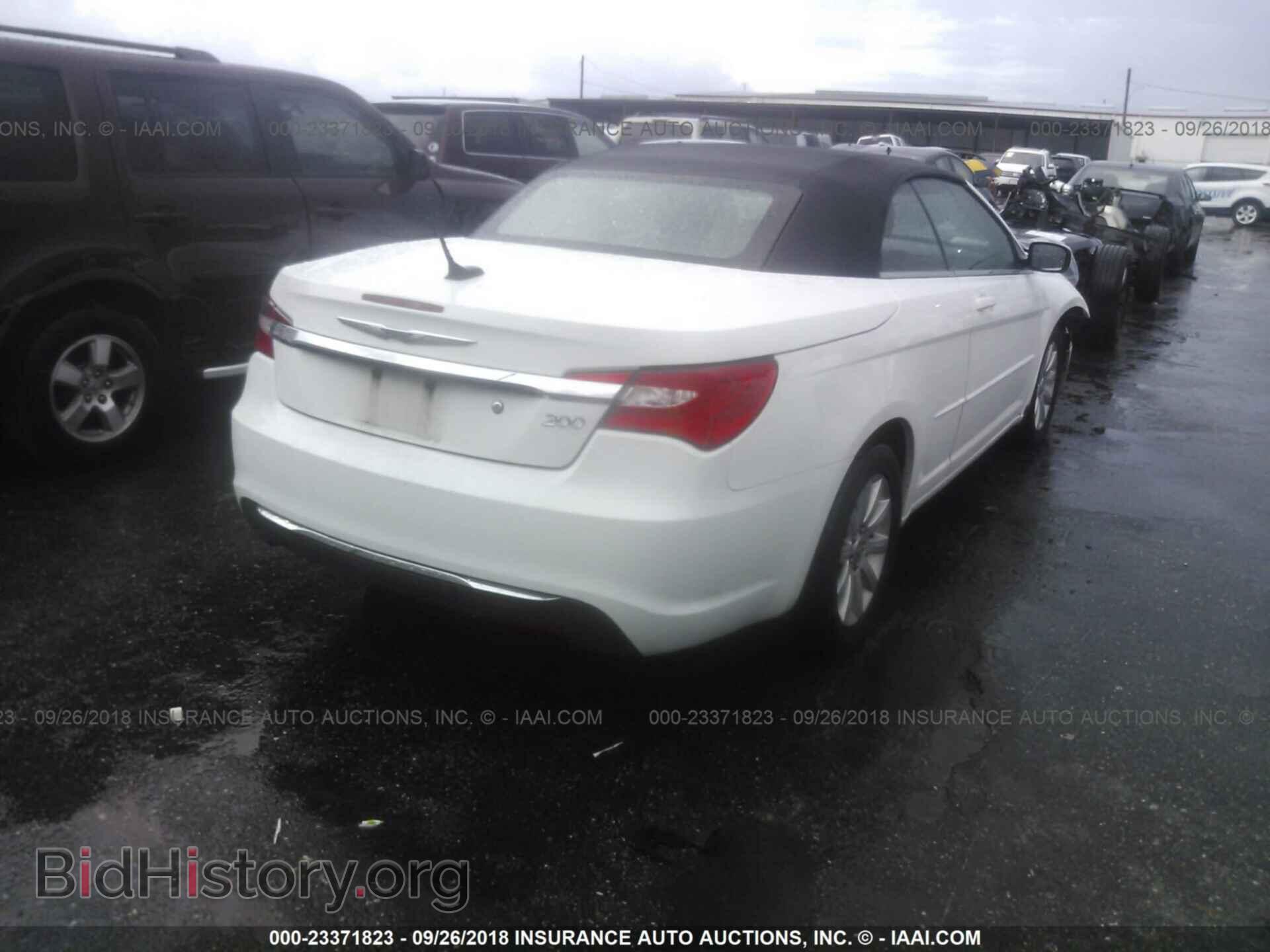 2011 Chrysler 200 - VIN: 1C3BC2EB2BN575748 - Фото 4