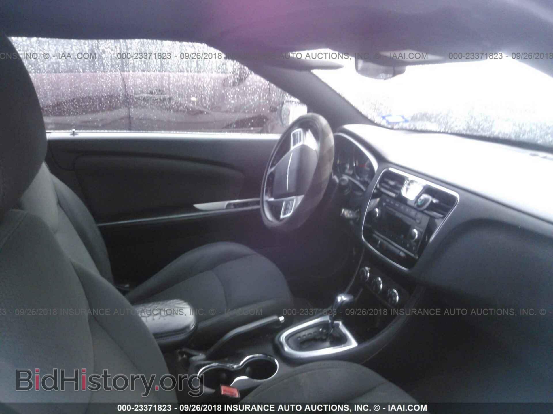 2011 Chrysler 200 - VIN: 1C3BC2EB2BN575748 - Фото 5