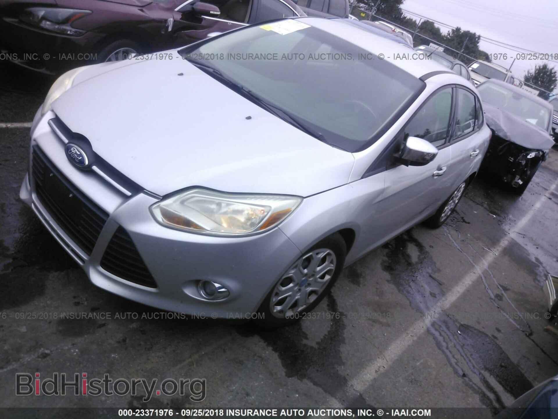 2012 Ford Focus - VIN: 1FAHP3F27CL201668 - Photo 2