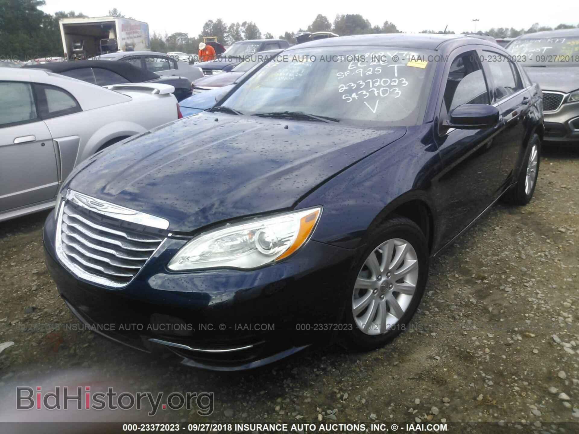 2013 Chrysler 200 - VIN: 1C3CCBBB2DN543703 - Фото 2
