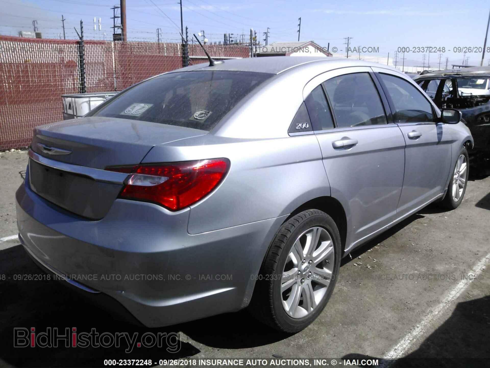 2013 Chrysler 200 - VIN: 1C3CCBAB5DN762852 - Photo 4