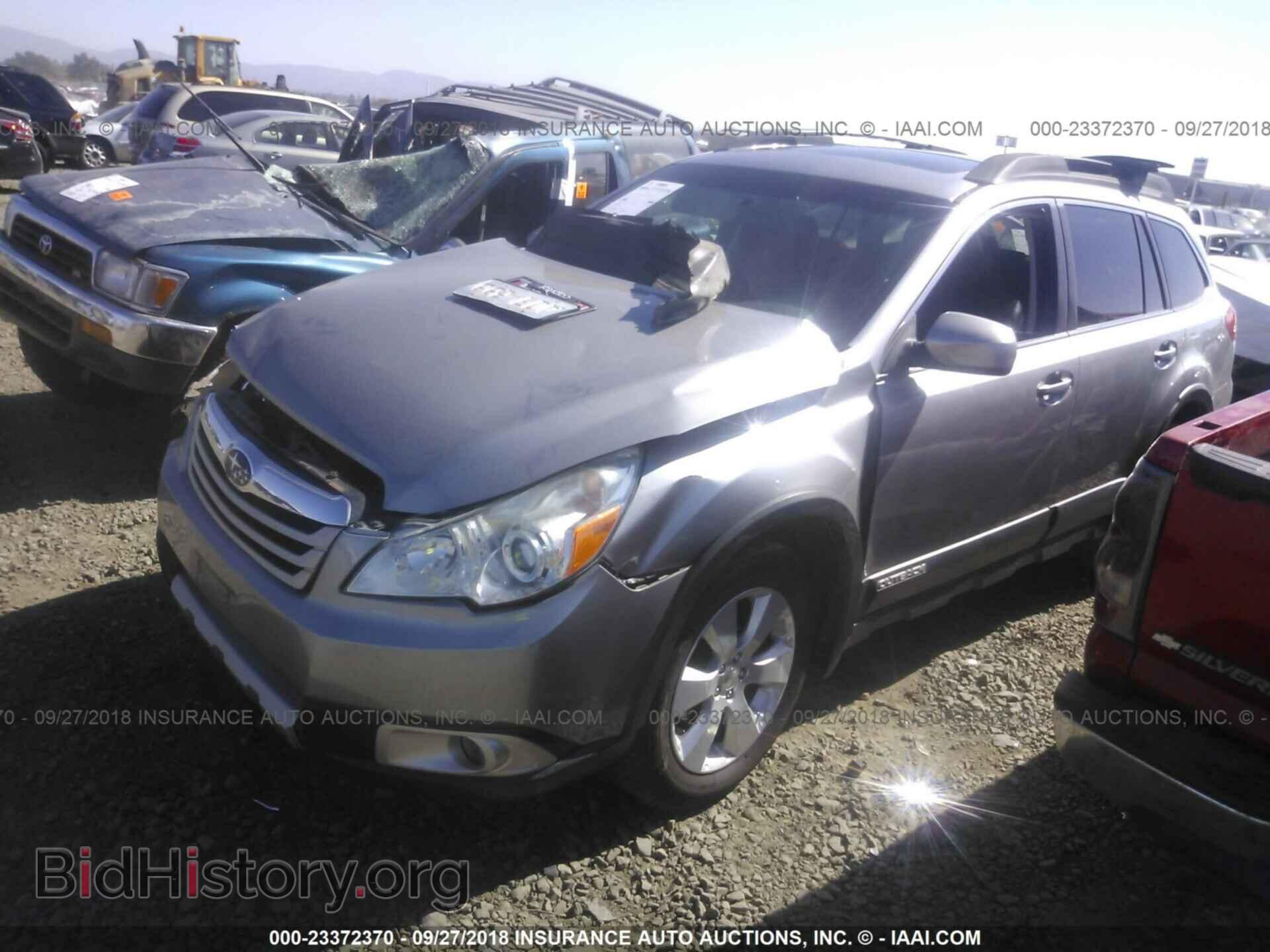2011 Subaru Outback - VIN: 4S4BRBLC6B3398506 - Фото 2