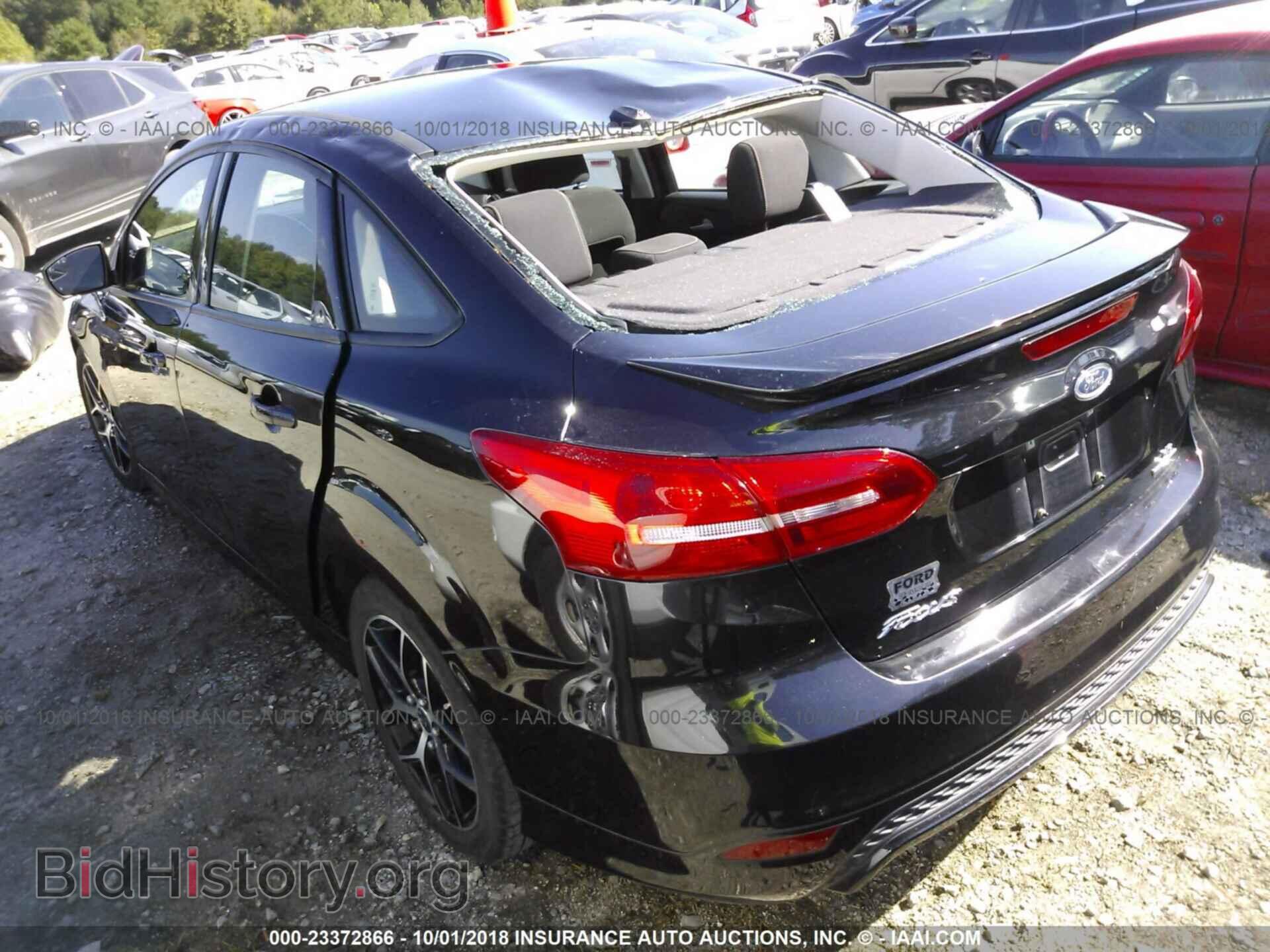 2015 Ford Focus - VIN: 1FADP3F22FL238209 - Photo 3