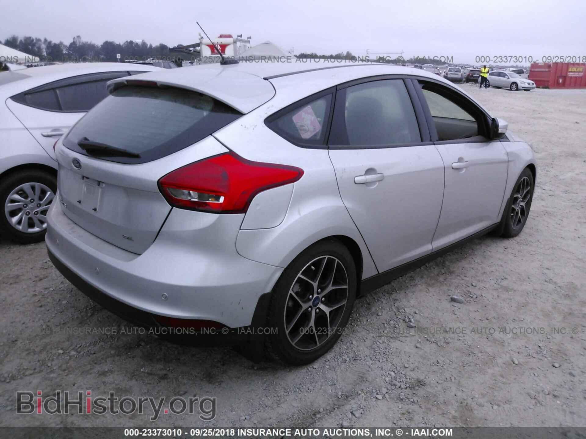 2017 Ford Focus - VIN: 1FADP3M23HL317166 - Photo 4