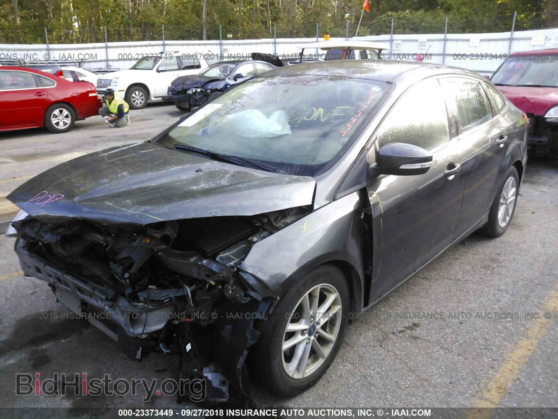 2015 Ford Focus - VIN: 1FADP3F28FL356278 - Фото 2