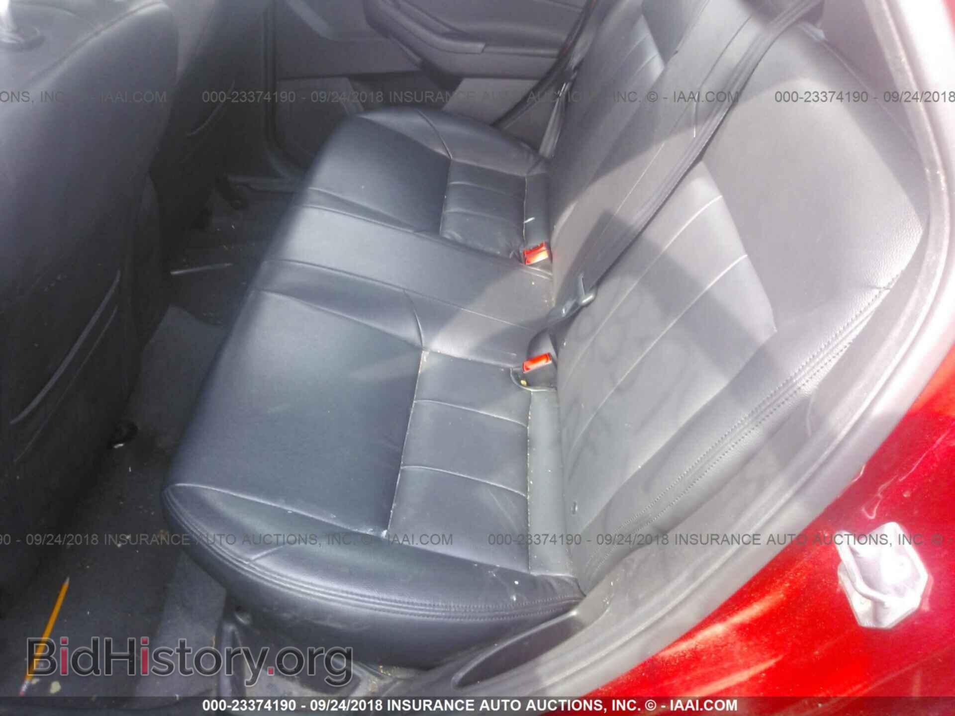 2012 Ford Focus - VIN: 1FAHP3F28CL115382 - Photo 8