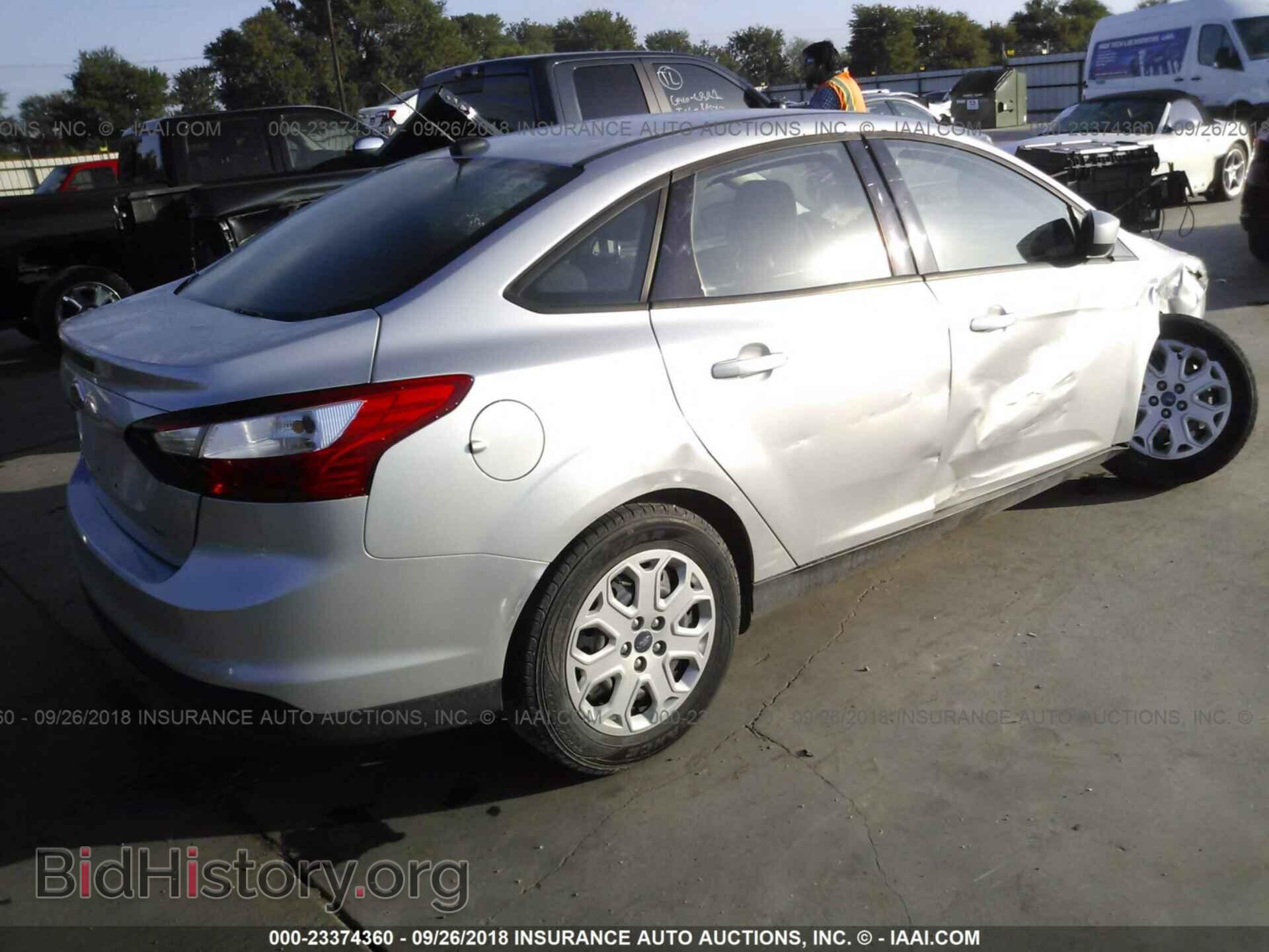 2012 Ford Focus - VIN: 1FAHP3F2XCL207318 - Фото 4