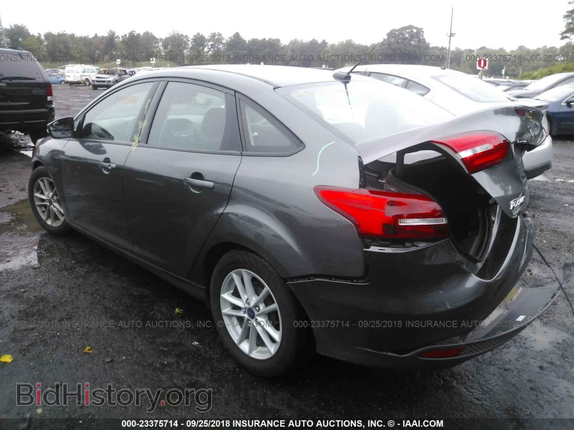 2016 Ford Focus - VIN: 1FADP3F25GL298342 - Photo 3