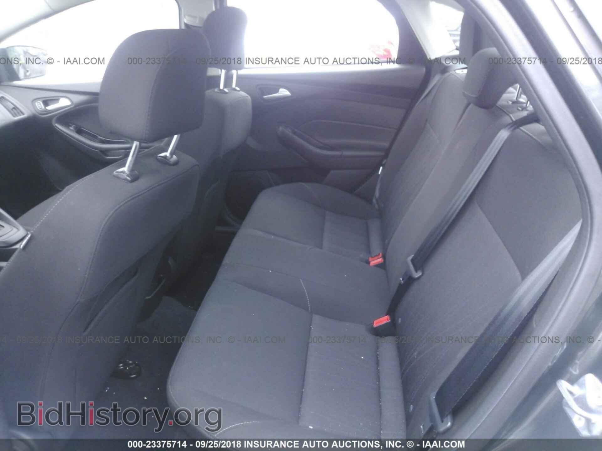 2016 Ford Focus - VIN: 1FADP3F25GL298342 - Photo 8