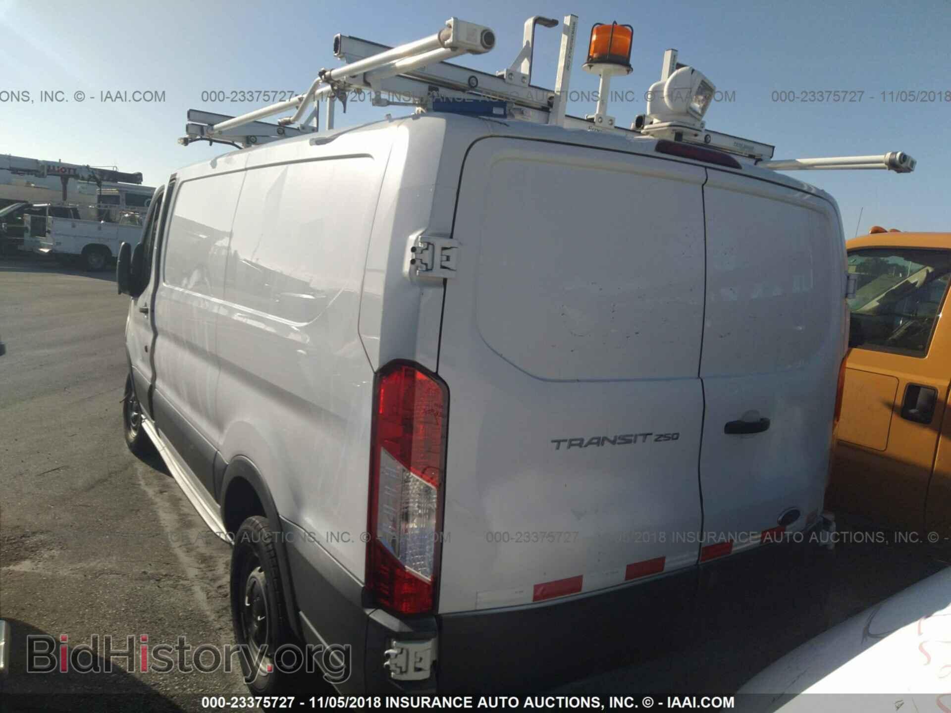 2015 Ford Transit - VIN: 1FTNR1ZM7FKA45120 - Фото 3