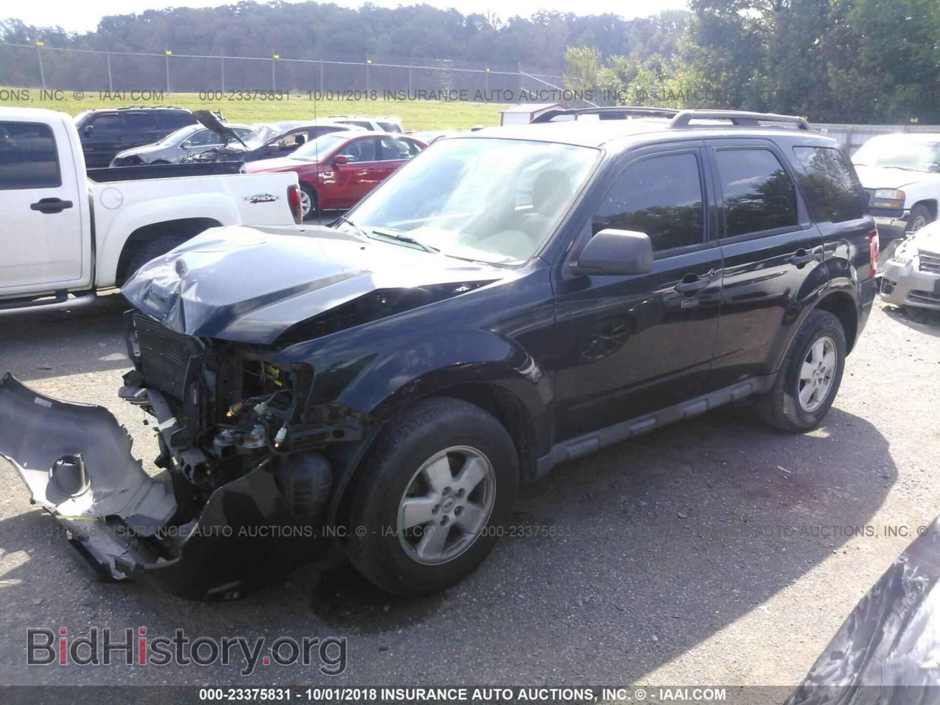 2011 Ford Escape - VIN: 1FMCU9D74BKA76367 - Фото 2