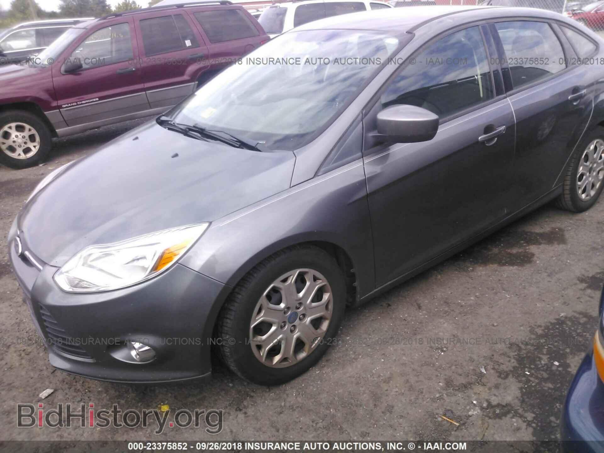 2012 Ford Focus - VIN: 1FAHP3F28CL162475 - Photo 2