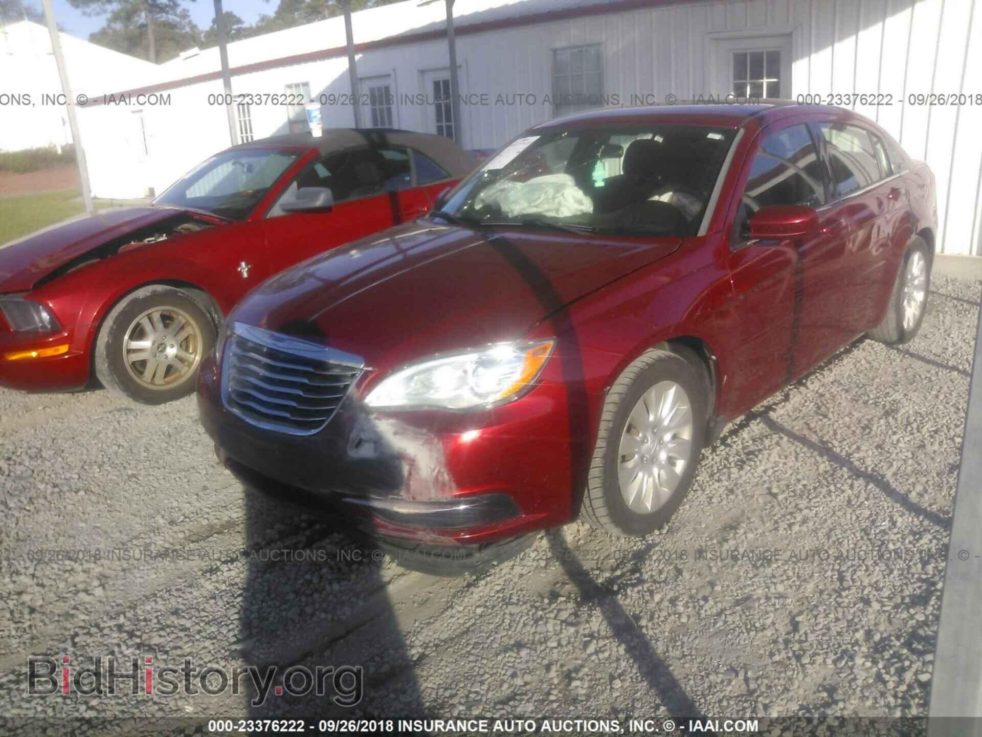 2013 Chrysler 200 - VIN: 1C3CCBAB0DN579181 - Фото 2