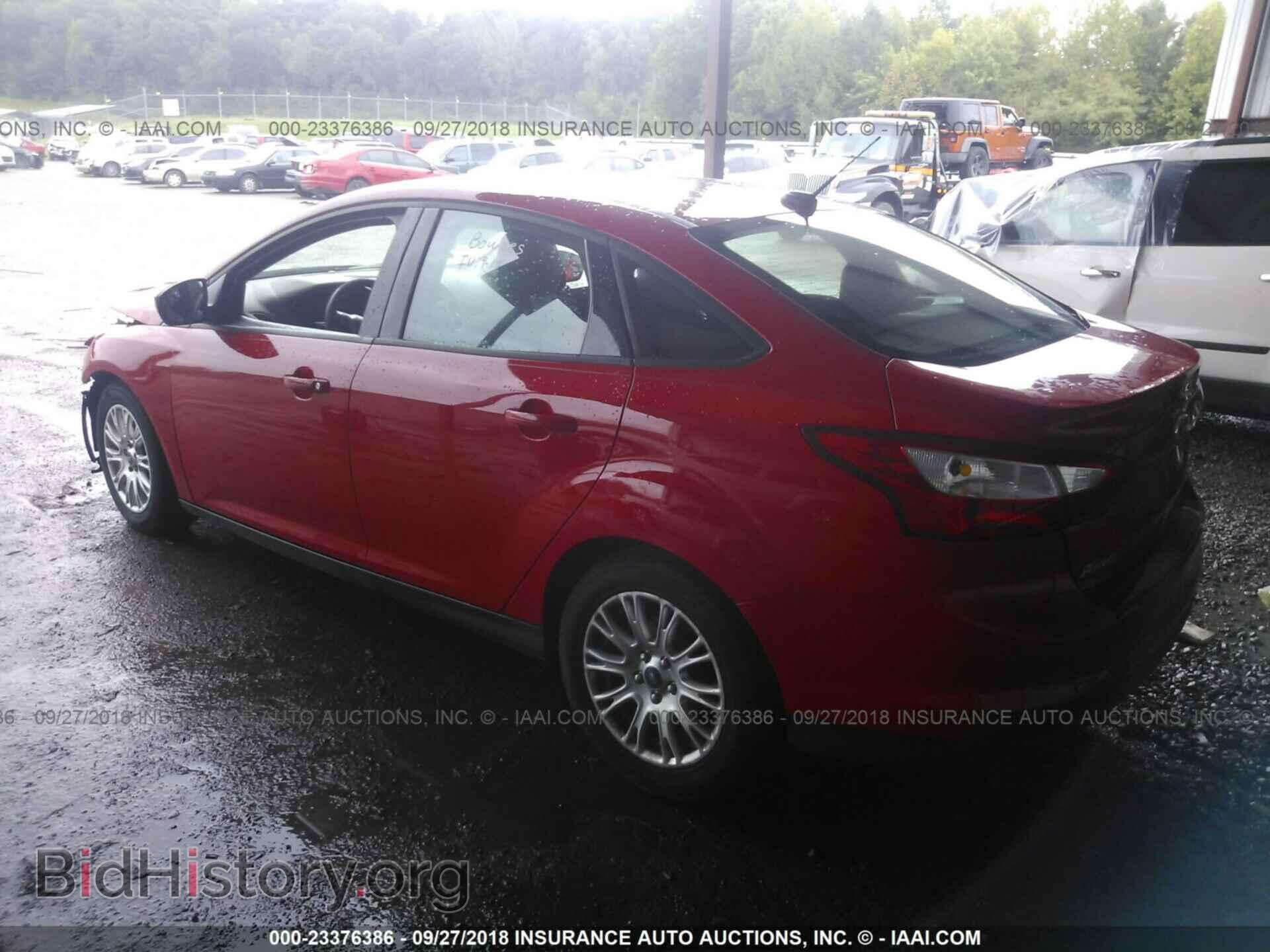 2012 Ford Focus - VIN: 1FAHP3F23CL141985 - Photo 3