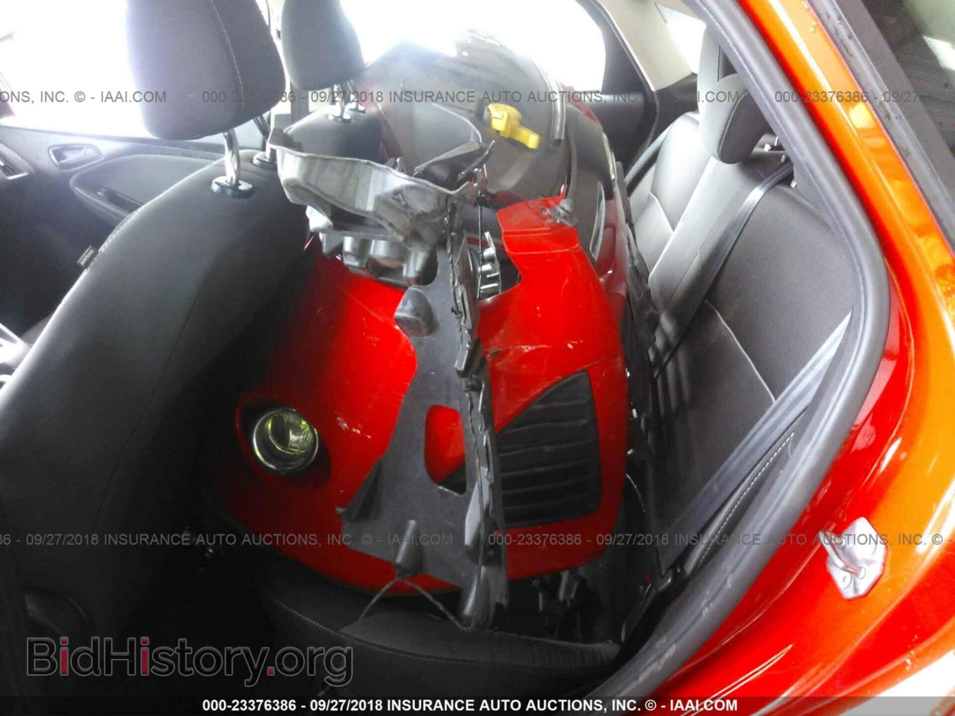 2012 Ford Focus - VIN: 1FAHP3F23CL141985 - Photo 8