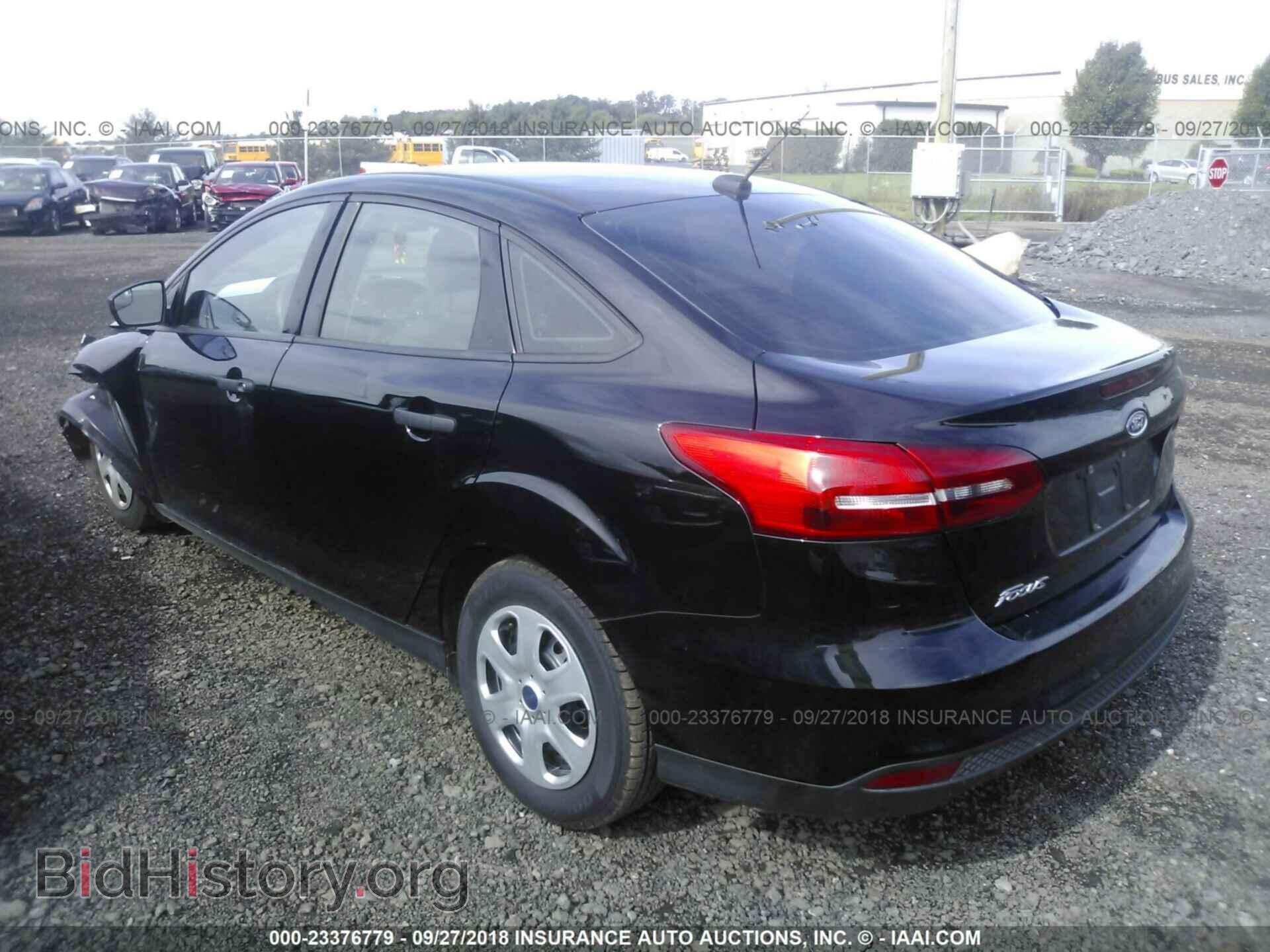2016 Ford Focus - VIN: 1FADP3E21GL370963 - Photo 3