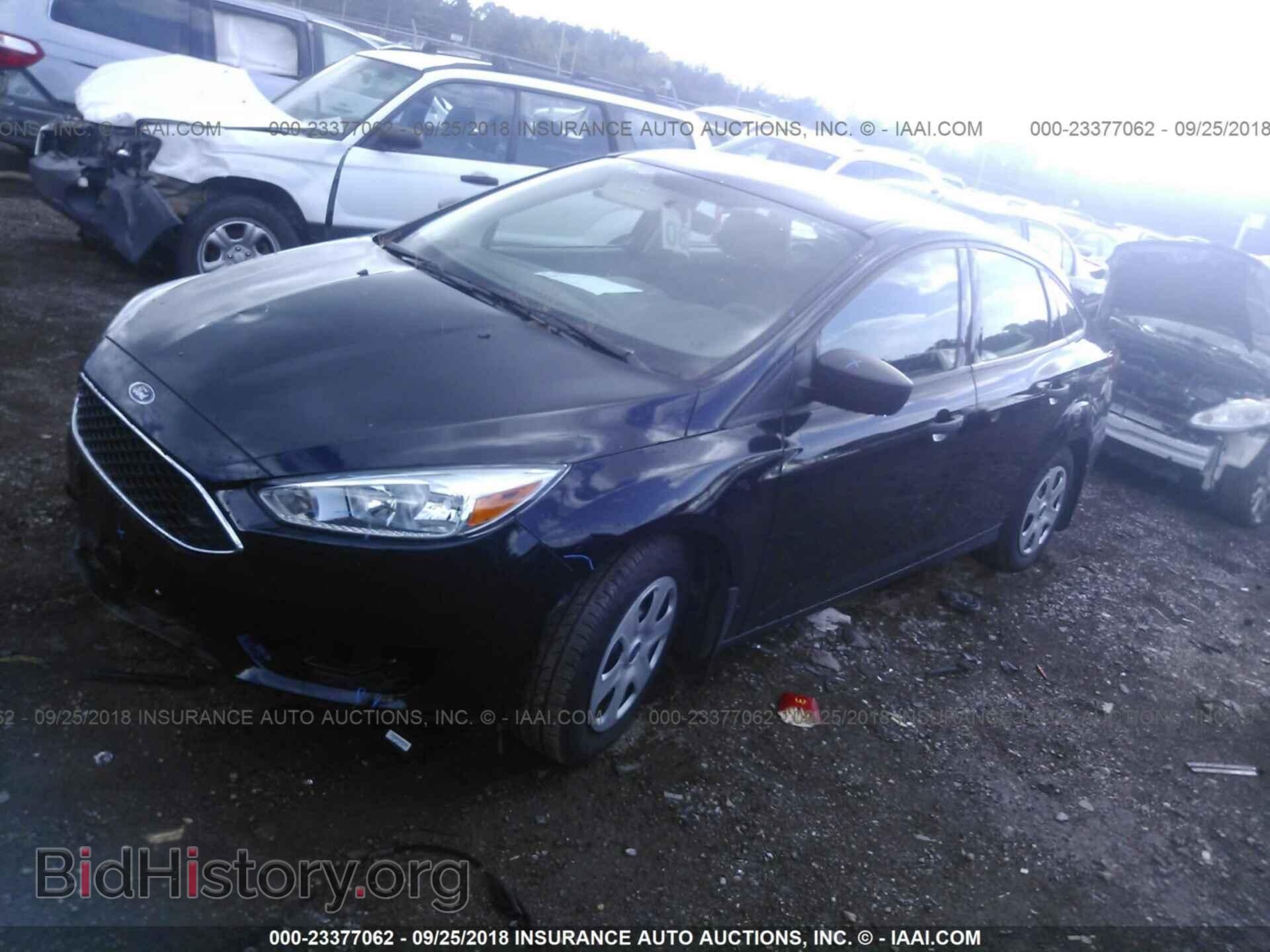 2017 Ford Focus - VIN: 1FADP3E2XHL336313 - Photo 2