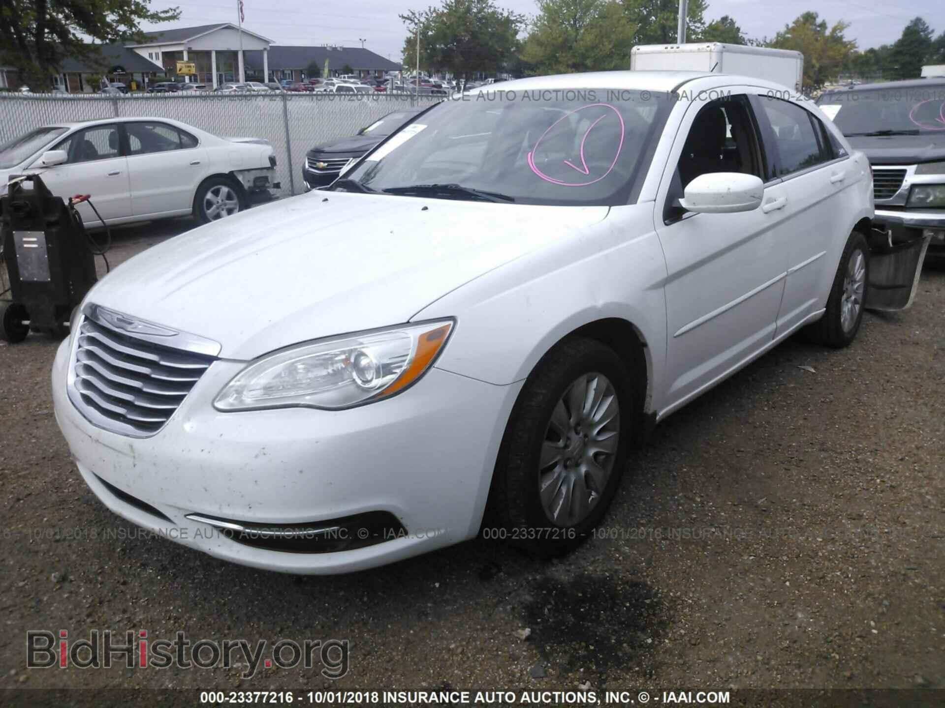 2012 Chrysler 200 - VIN: 1C3CCBABXCN214330 - Photo 2