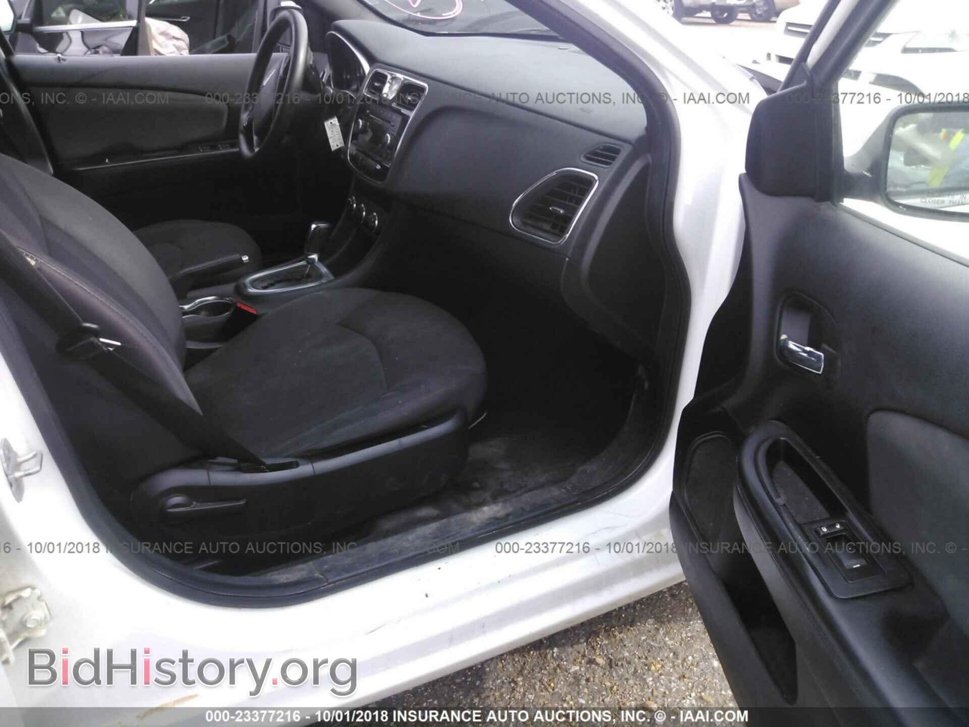 2012 Chrysler 200 - VIN: 1C3CCBABXCN214330 - Photo 5