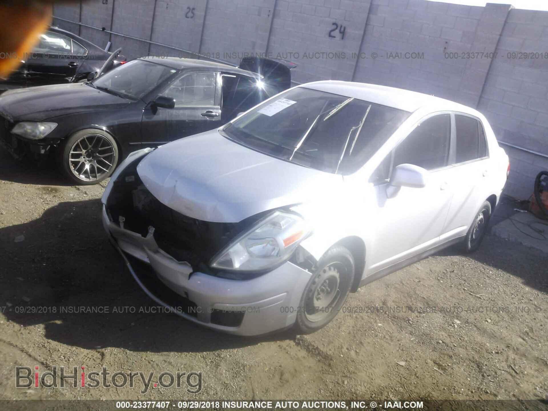 2011 Nissan Versa - VIN: 3N1BC1APXBL458400 - Фото 2