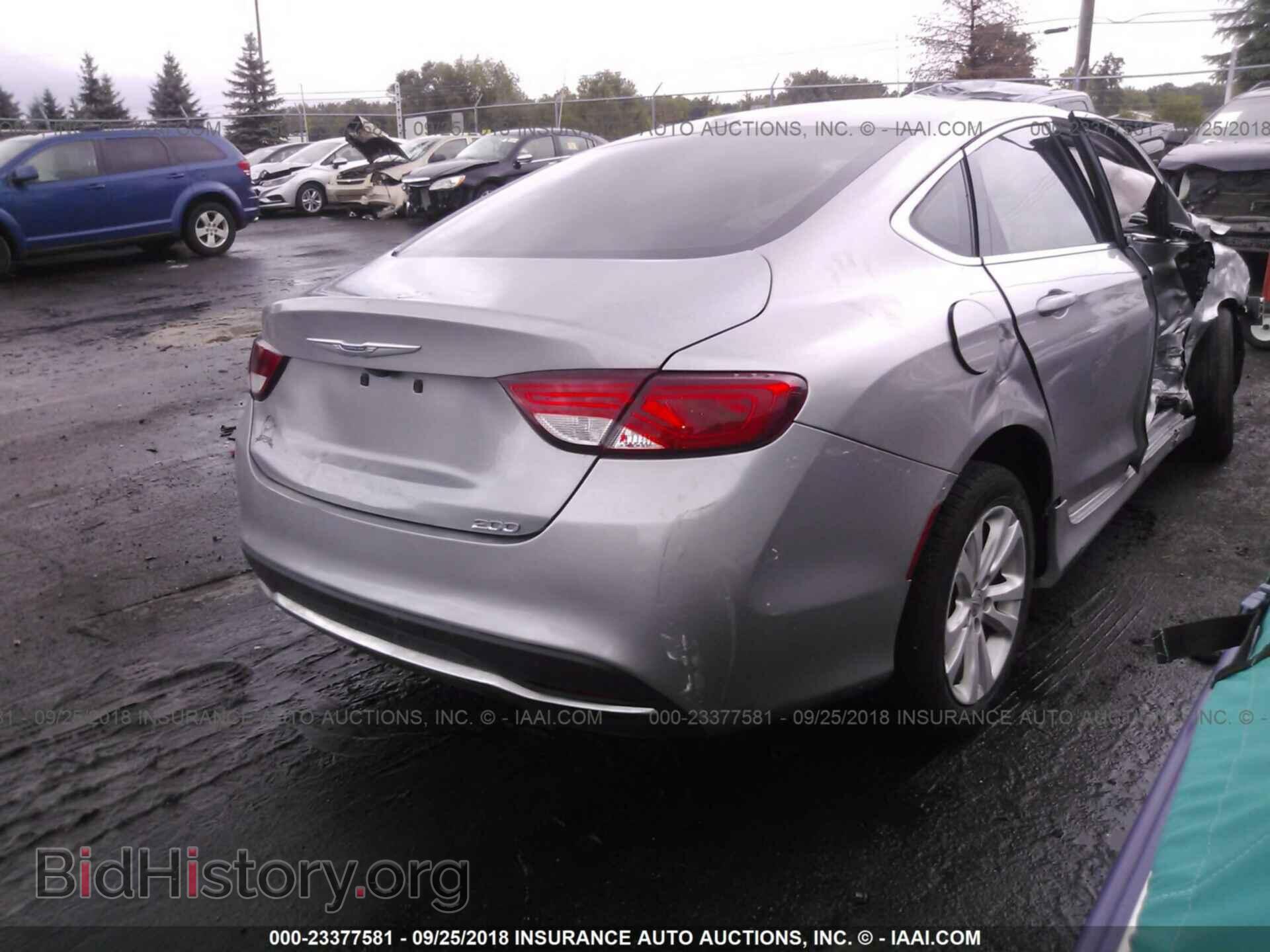 2015 Chrysler 200 - VIN: 1C3CCCAB5FN609347 - Photo 4