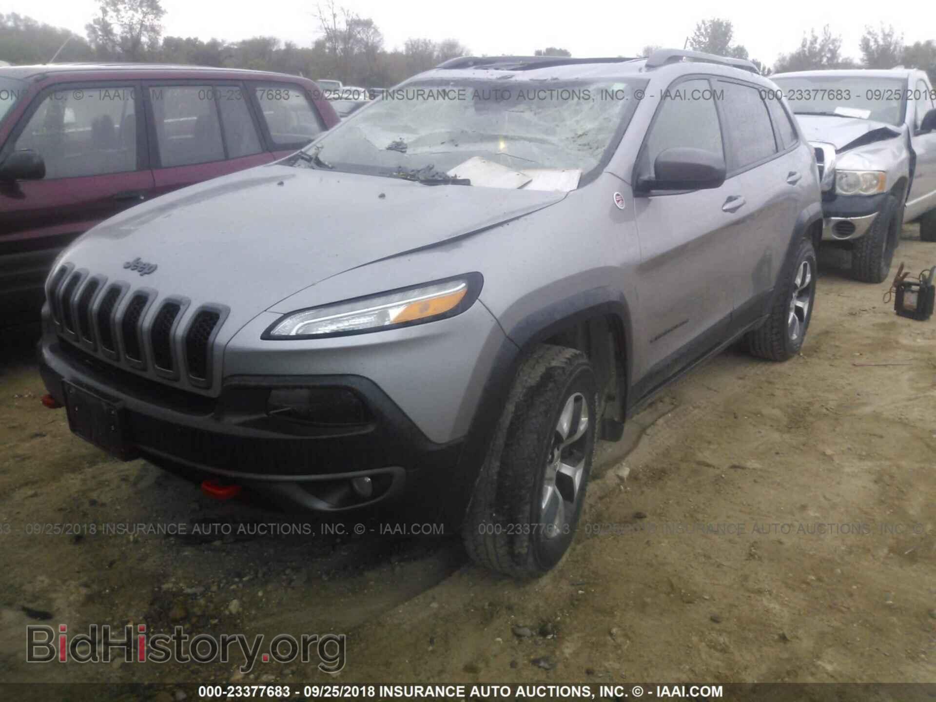 2015 Jeep Cherokee - VIN: 1C4PJMBS0FW582270 - Фото 2