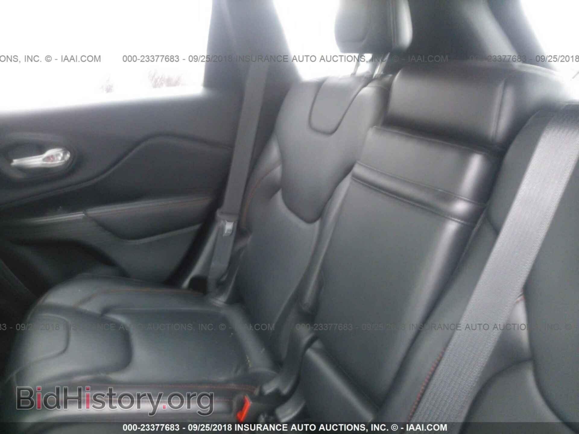 2015 Jeep Cherokee - VIN: 1C4PJMBS0FW582270 - Фото 8