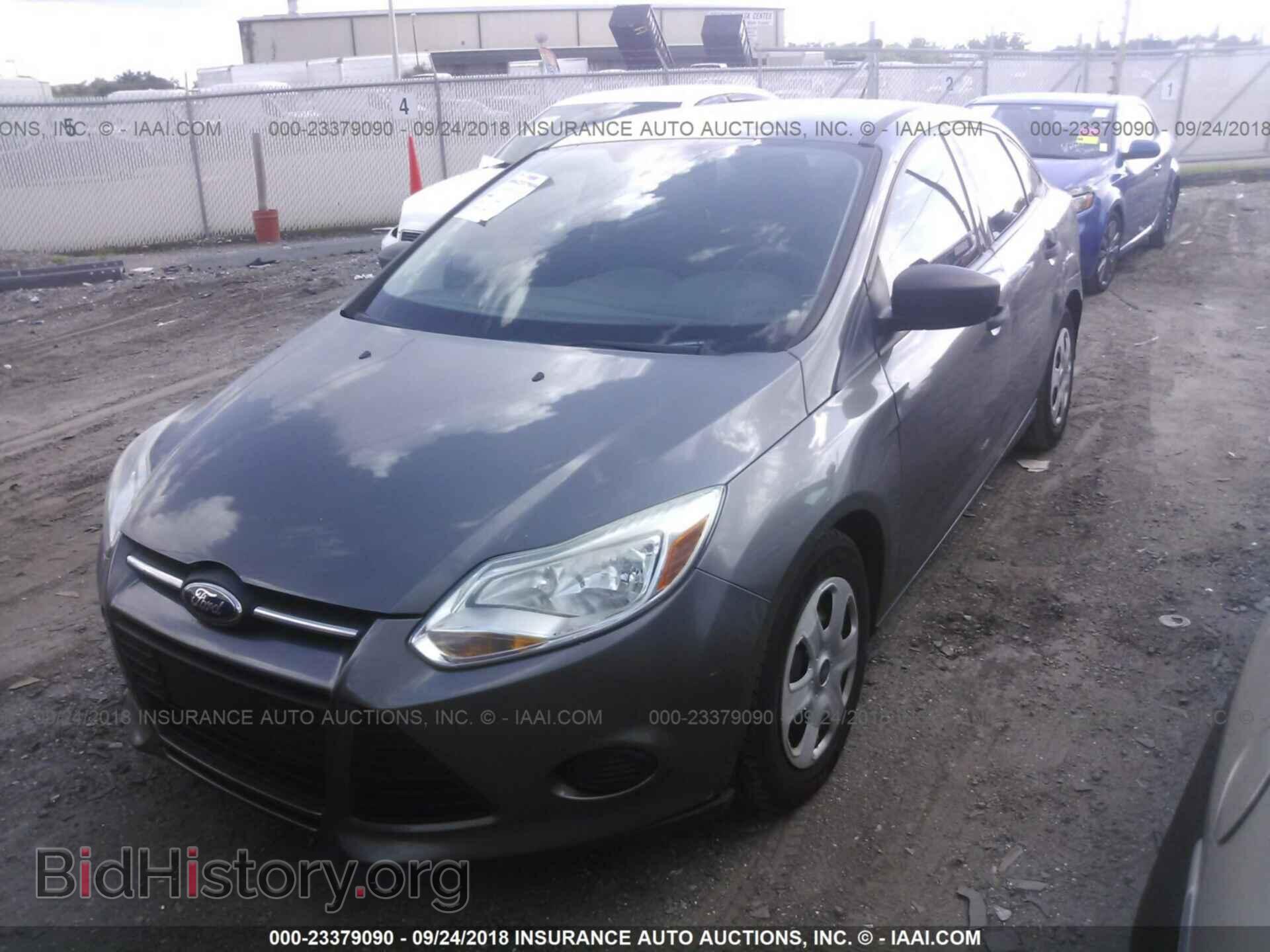 2013 Ford Focus - VIN: 1FADP3E22DL259849 - Photo 2