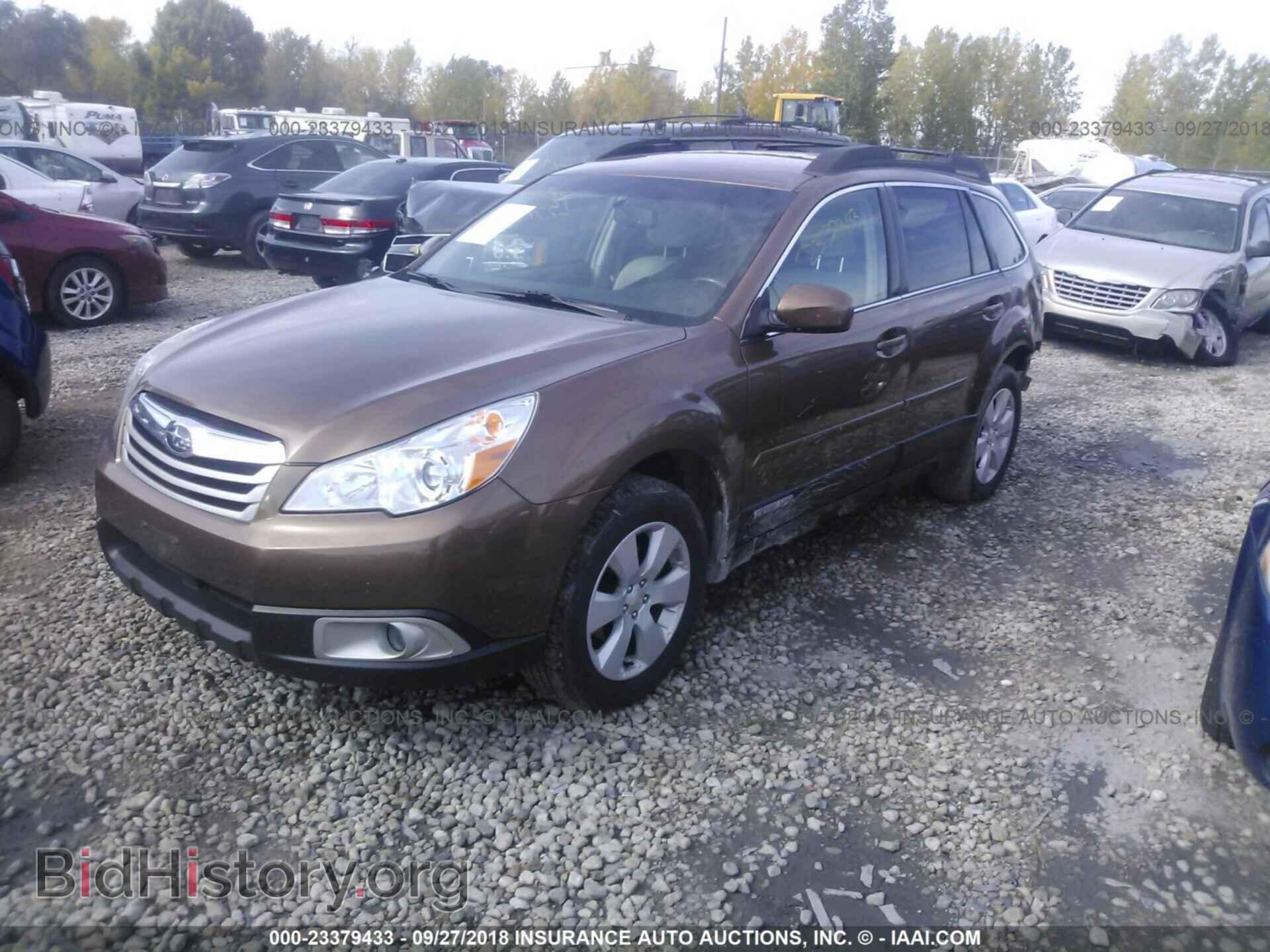 2011 Subaru Outback - VIN: 4S4BRCCC8B3445282 - Фото 2