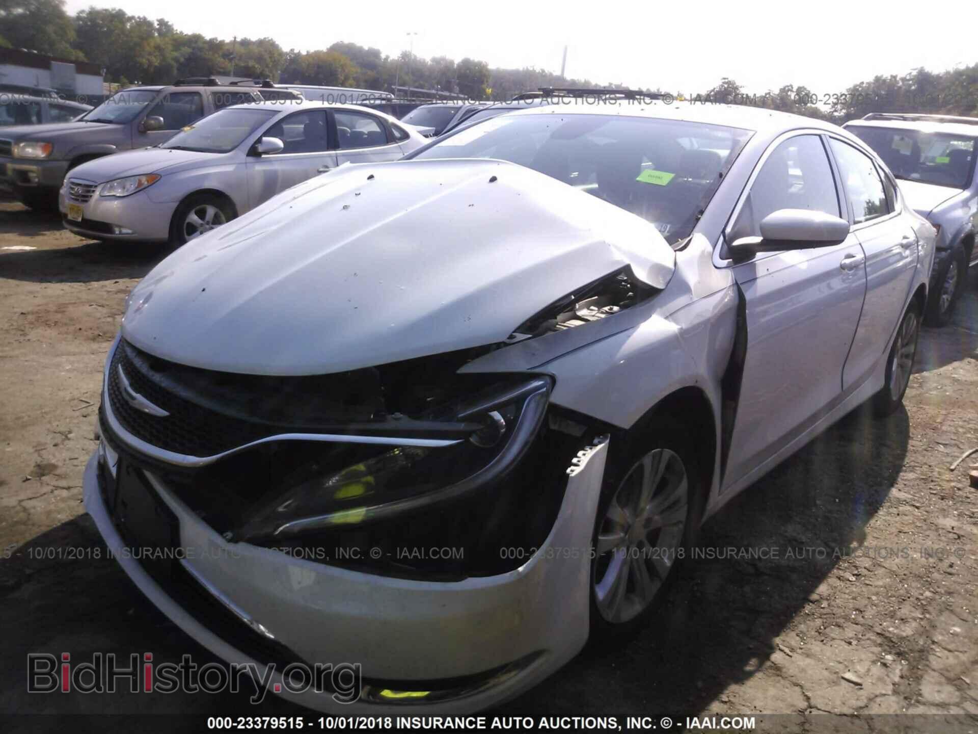 2015 Chrysler 200 - VIN: 1C3CCCAB5FN661920 - Photo 2