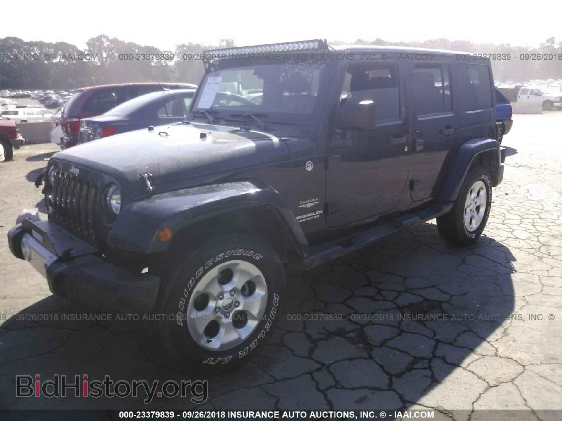 2014 Jeep Wrangler - VIN: 1C4BJWEG9EL147213 - Фото 2