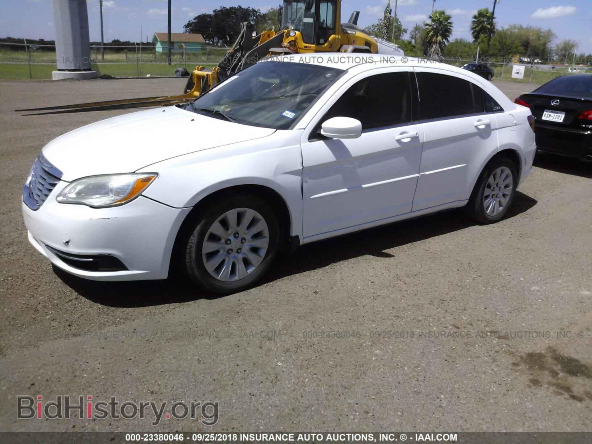 2012 Chrysler 200 - VIN: 1C3CCBAB9CN190568 - Photo 2