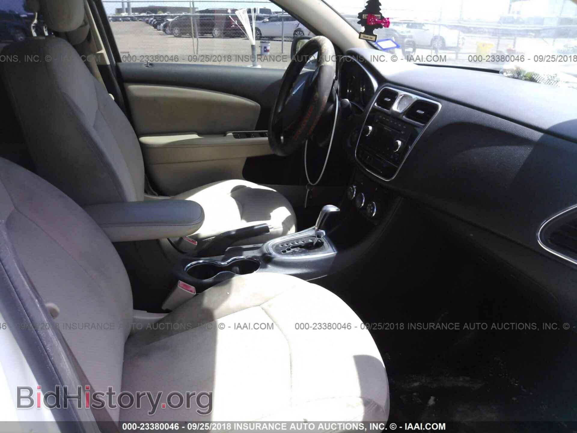 2012 Chrysler 200 - VIN: 1C3CCBAB9CN190568 - Photo 5