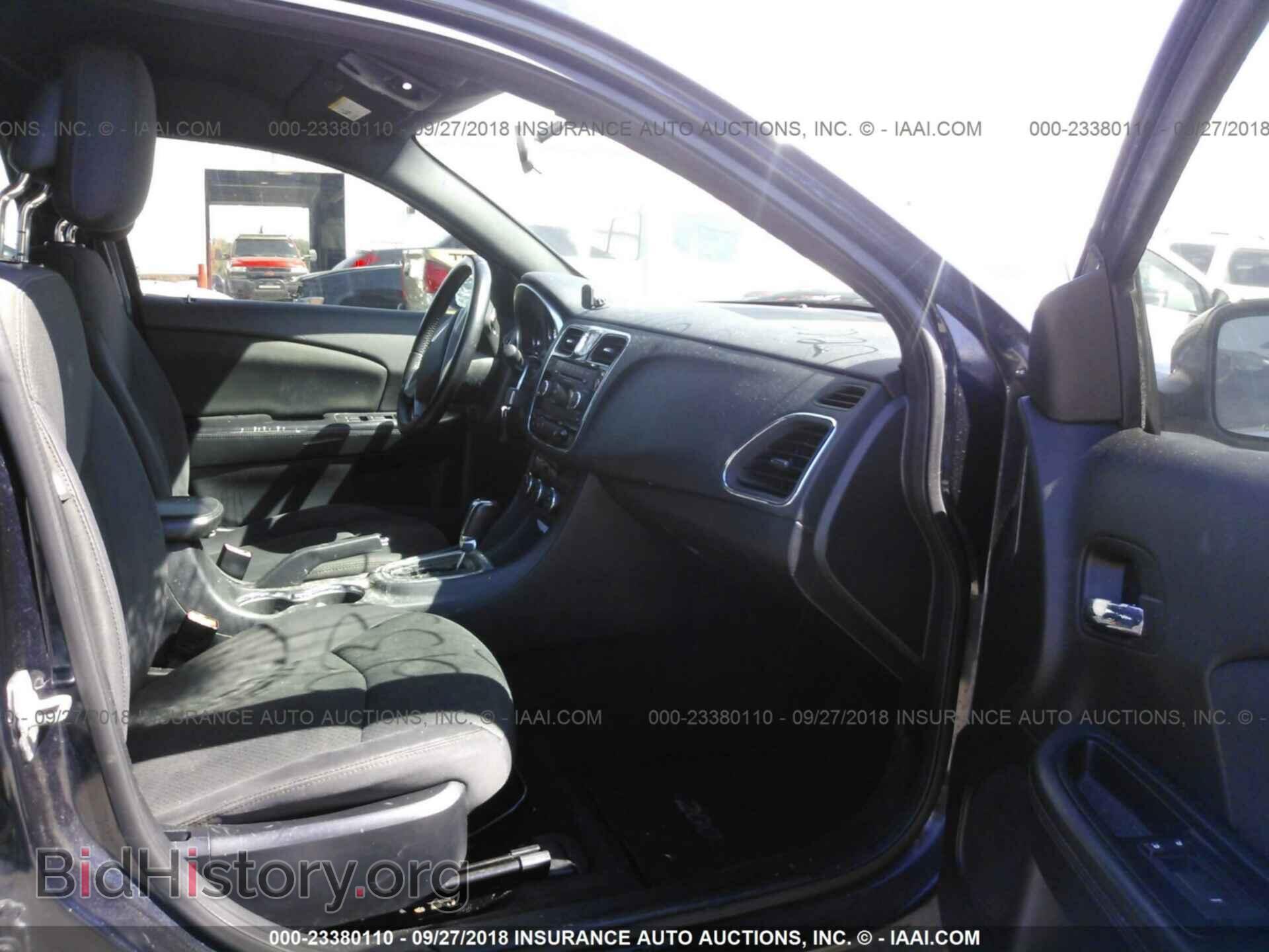 2012 CHRYSLER 200 - VIN: 1C3CCBBB1CN188022 - Фото 5