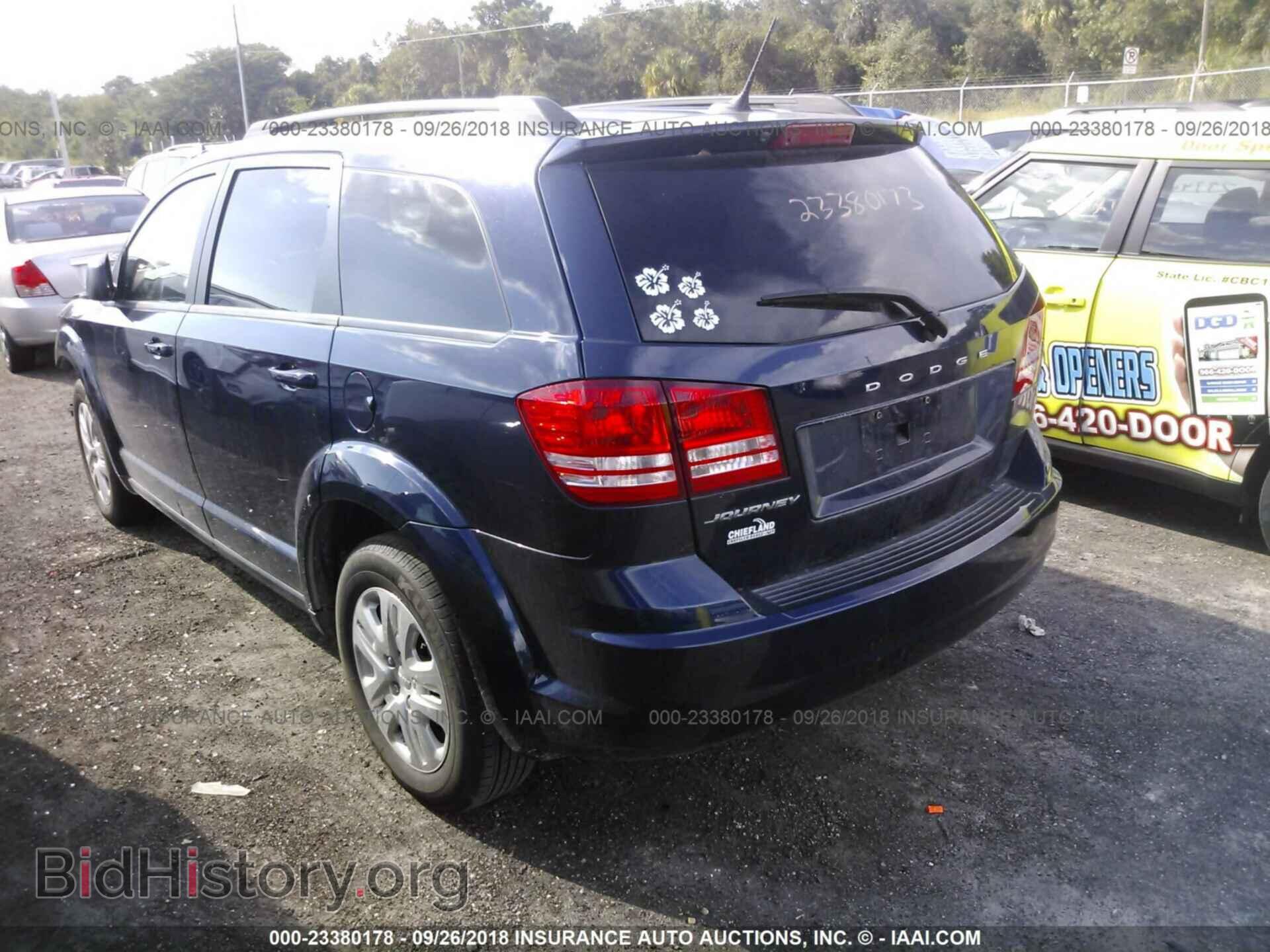 2018 Dodge Journey - VIN: 3C4PDCABXJT172092 - Фото 3