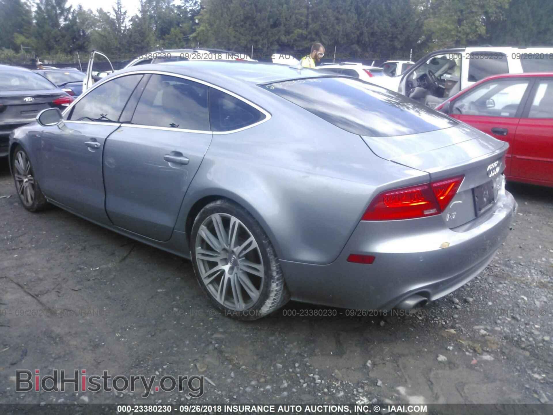 2012 Audi A7 - VIN: WAUYGAFC8CN161951 - Фото 3