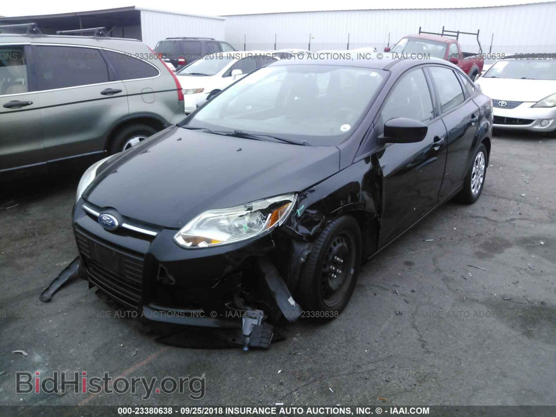 2012 Ford Focus - VIN: 1FAHP3F25CL236757 - Фото 2