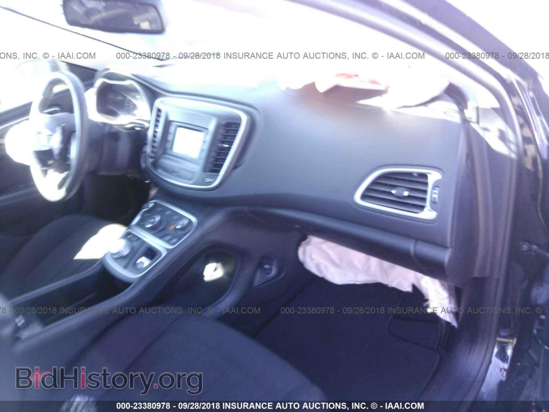 2016 Chrysler 200 - VIN: 1C3CCCAB8GN139932 - Photo 5