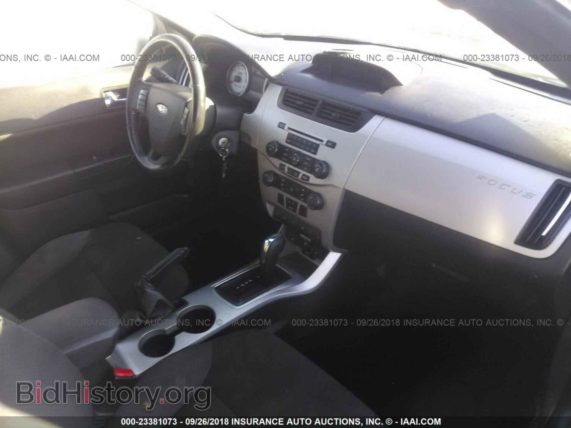 2011 Ford Focus - VIN: 1FAHP3GN8BW190895 - Фото 5