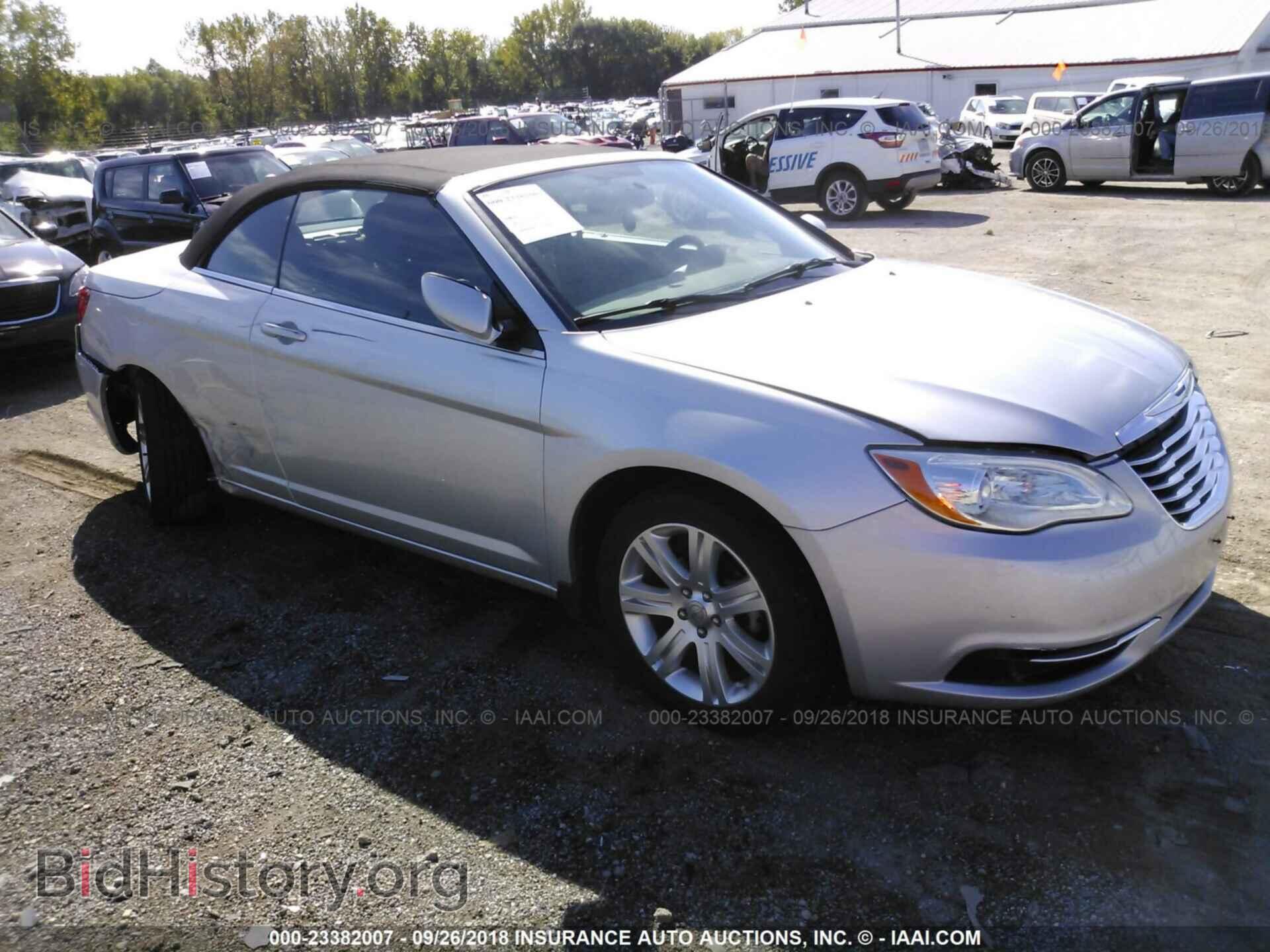 Photo 1C3BC2EB6BN563862 - Chrysler 200 2011