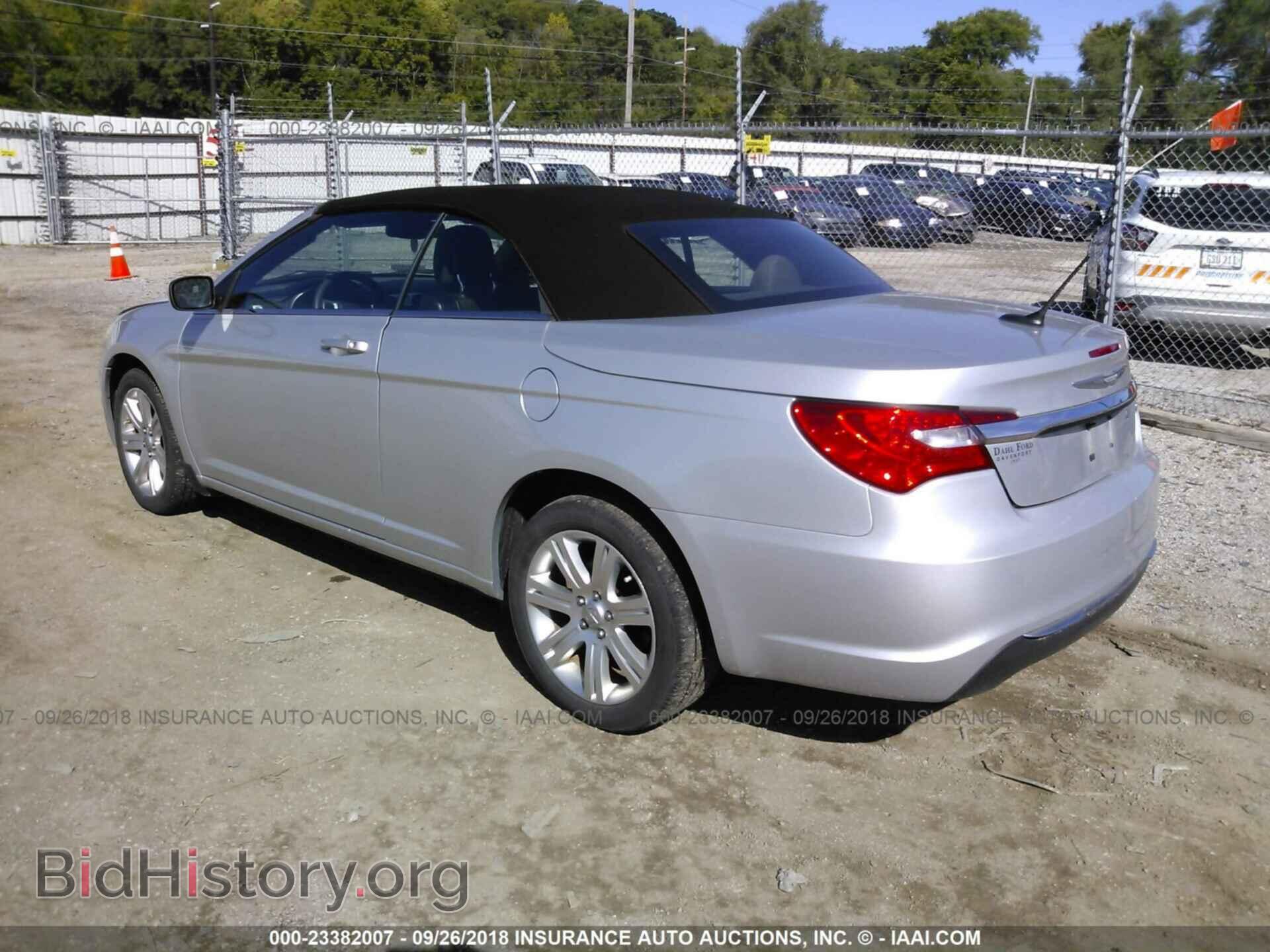 2011 Chrysler 200 - VIN: 1C3BC2EB6BN563862 - Photo 3