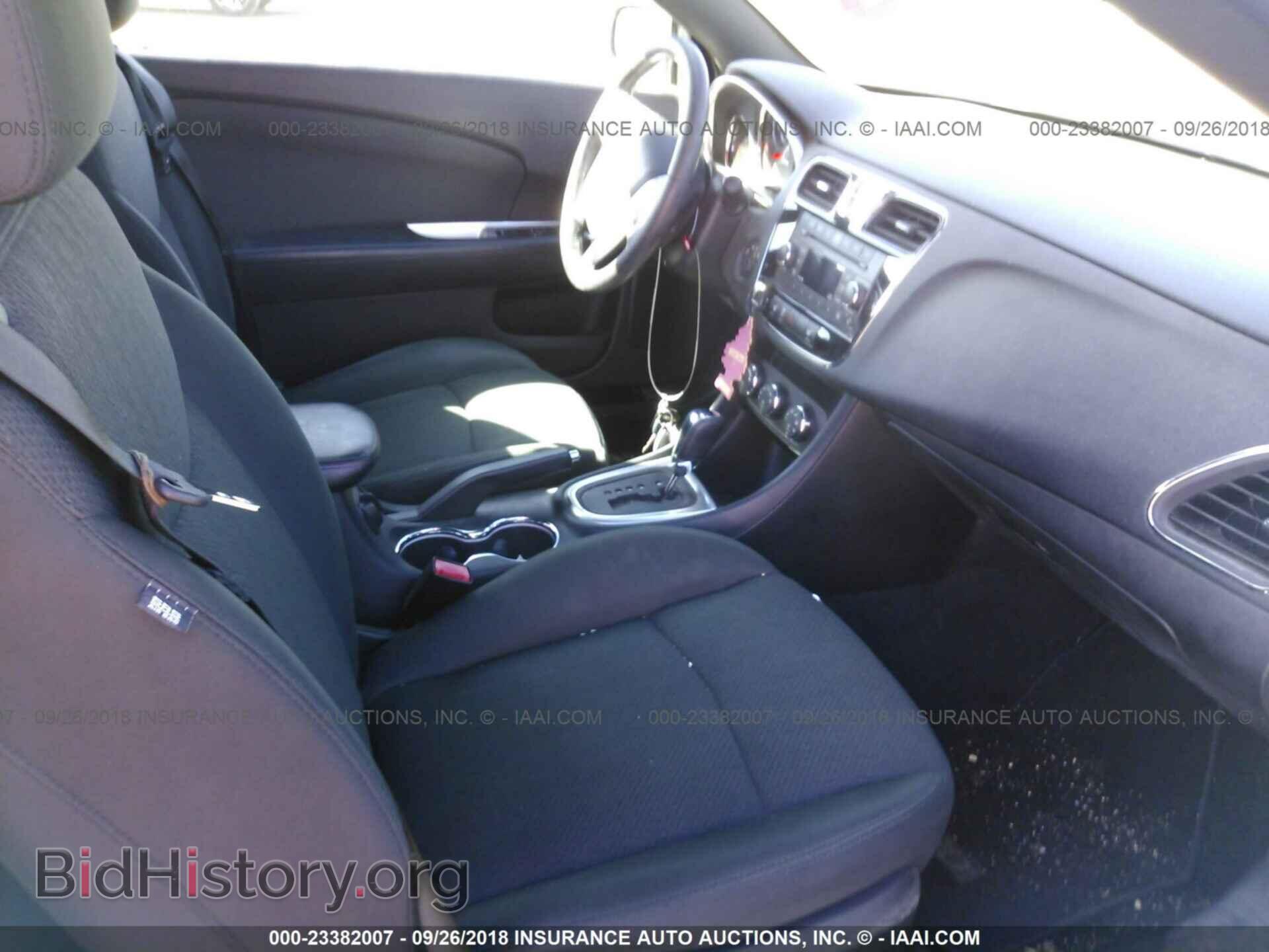 2011 Chrysler 200 - VIN: 1C3BC2EB6BN563862 - Photo 5